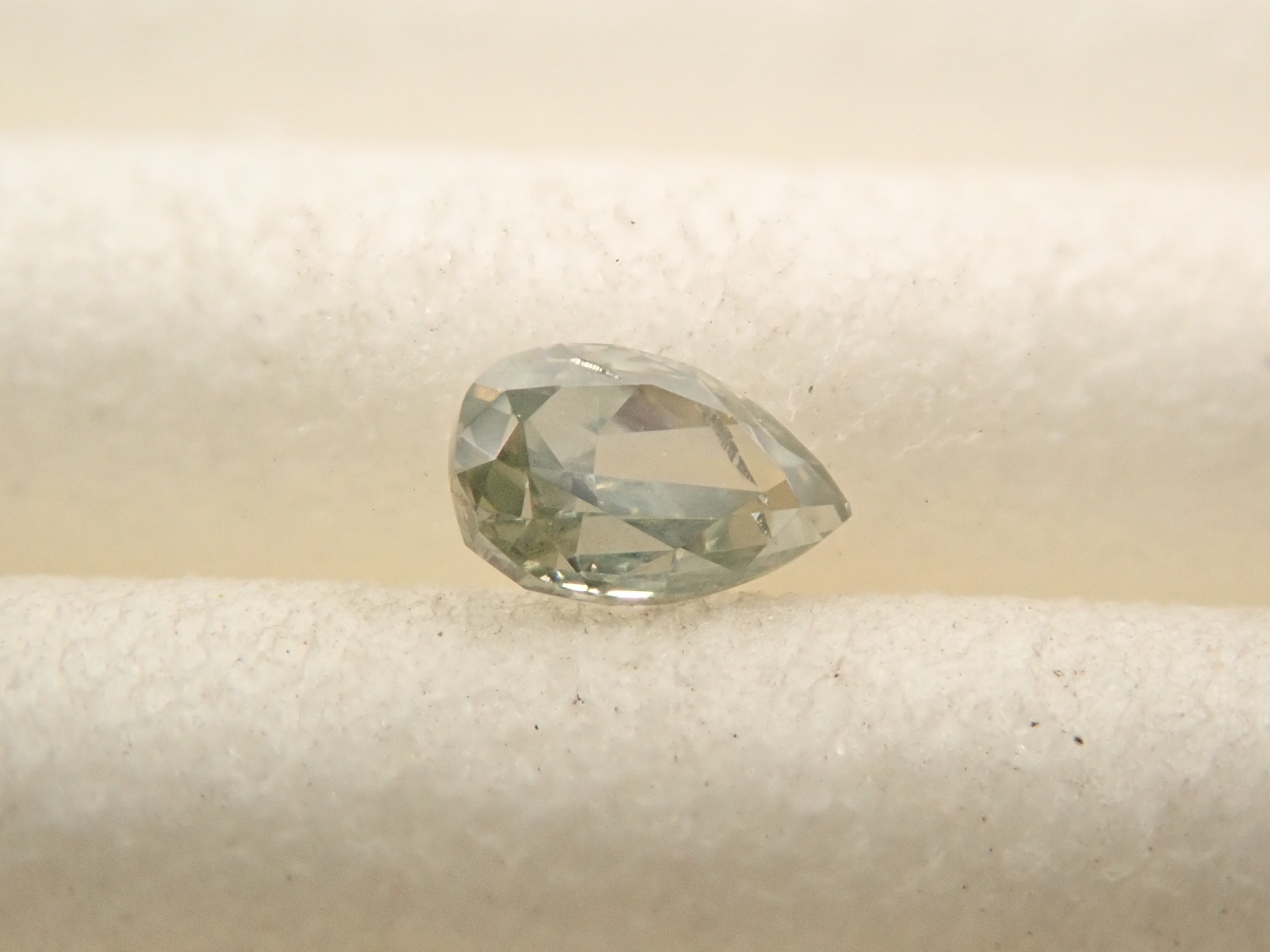 【32501855掲載】グリーンダイヤモンド 0.084ctルース(FANCY GRAY GREEN, I-1)