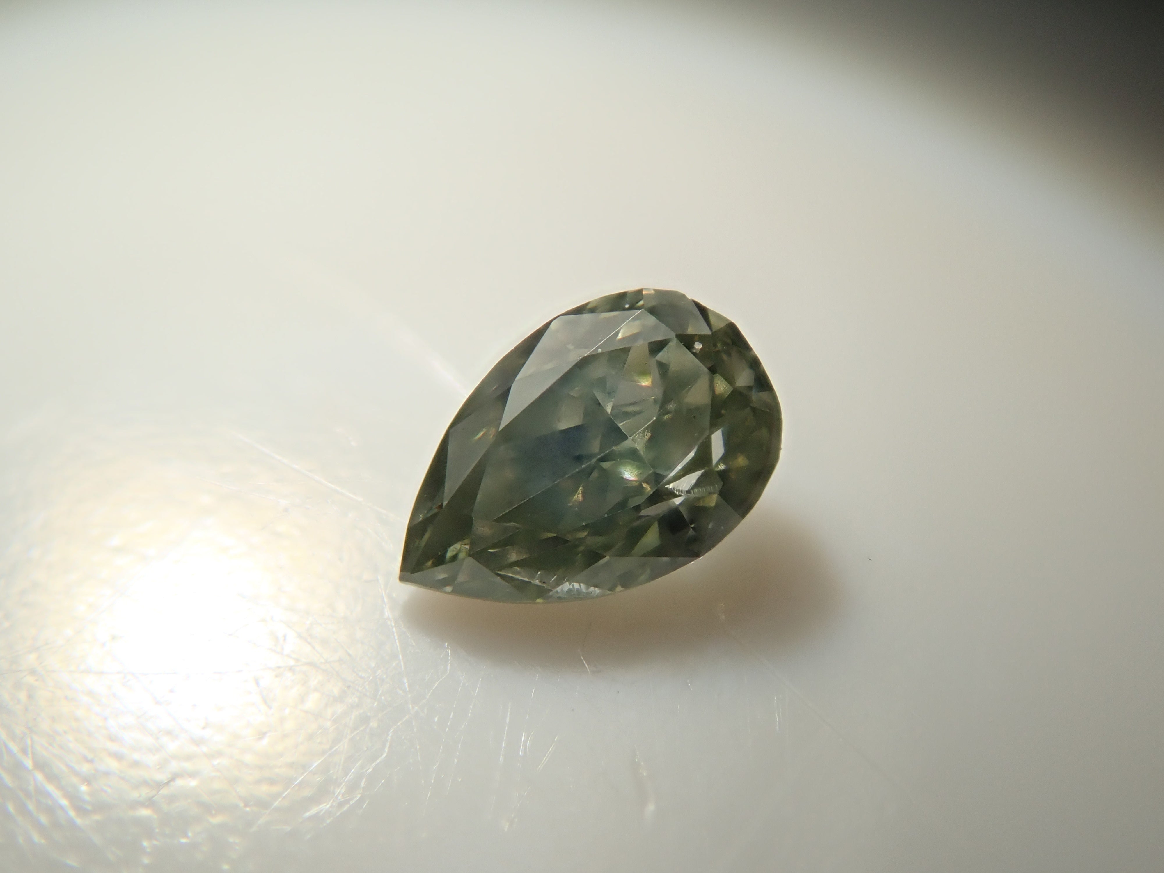 【32501855掲載】グリーンダイヤモンド 0.084ctルース(FANCY GRAY GREEN, I-1)