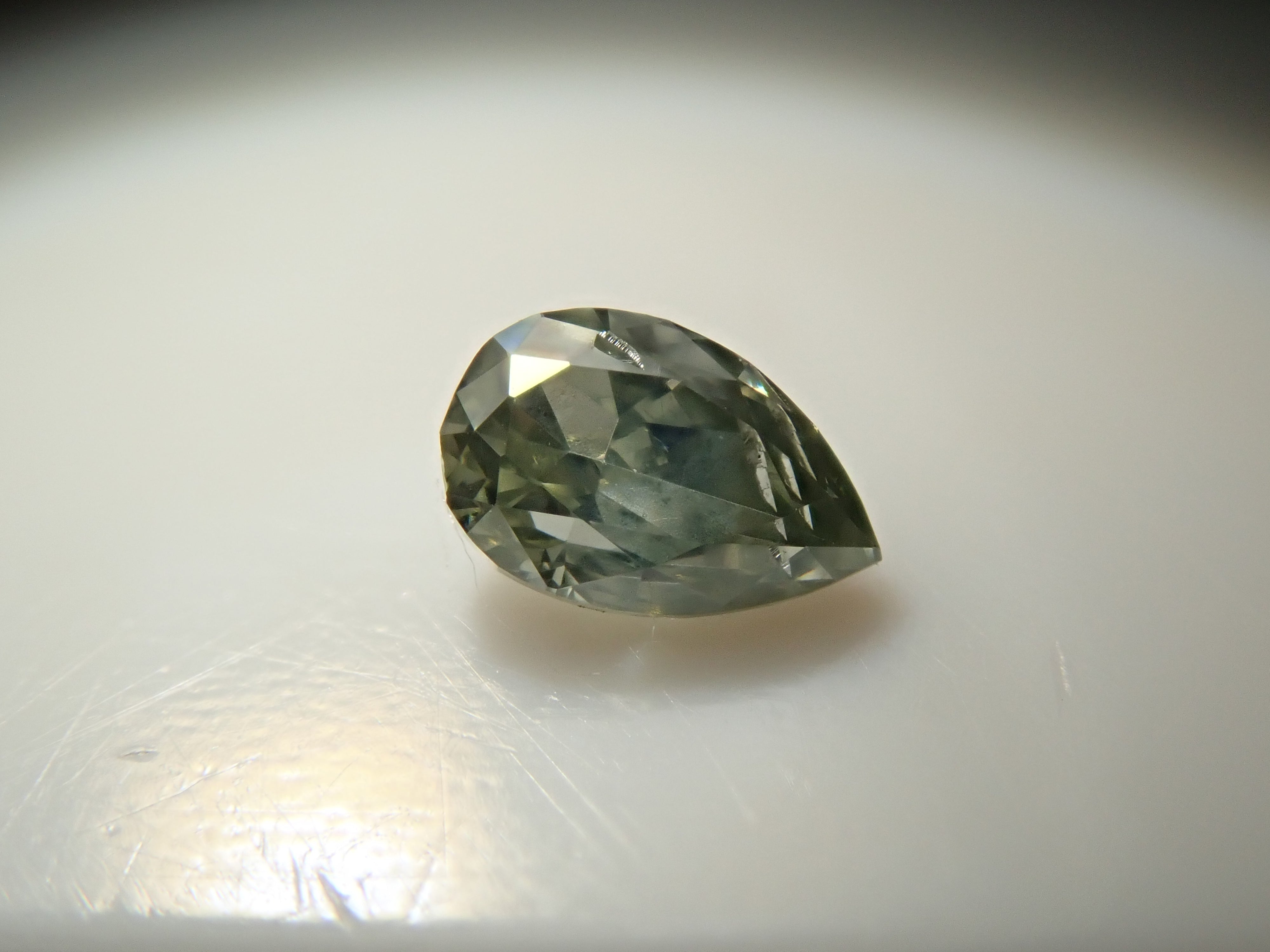 【32501855掲載】グリーンダイヤモンド 0.084ctルース(FANCY GRAY GREEN, I-1)