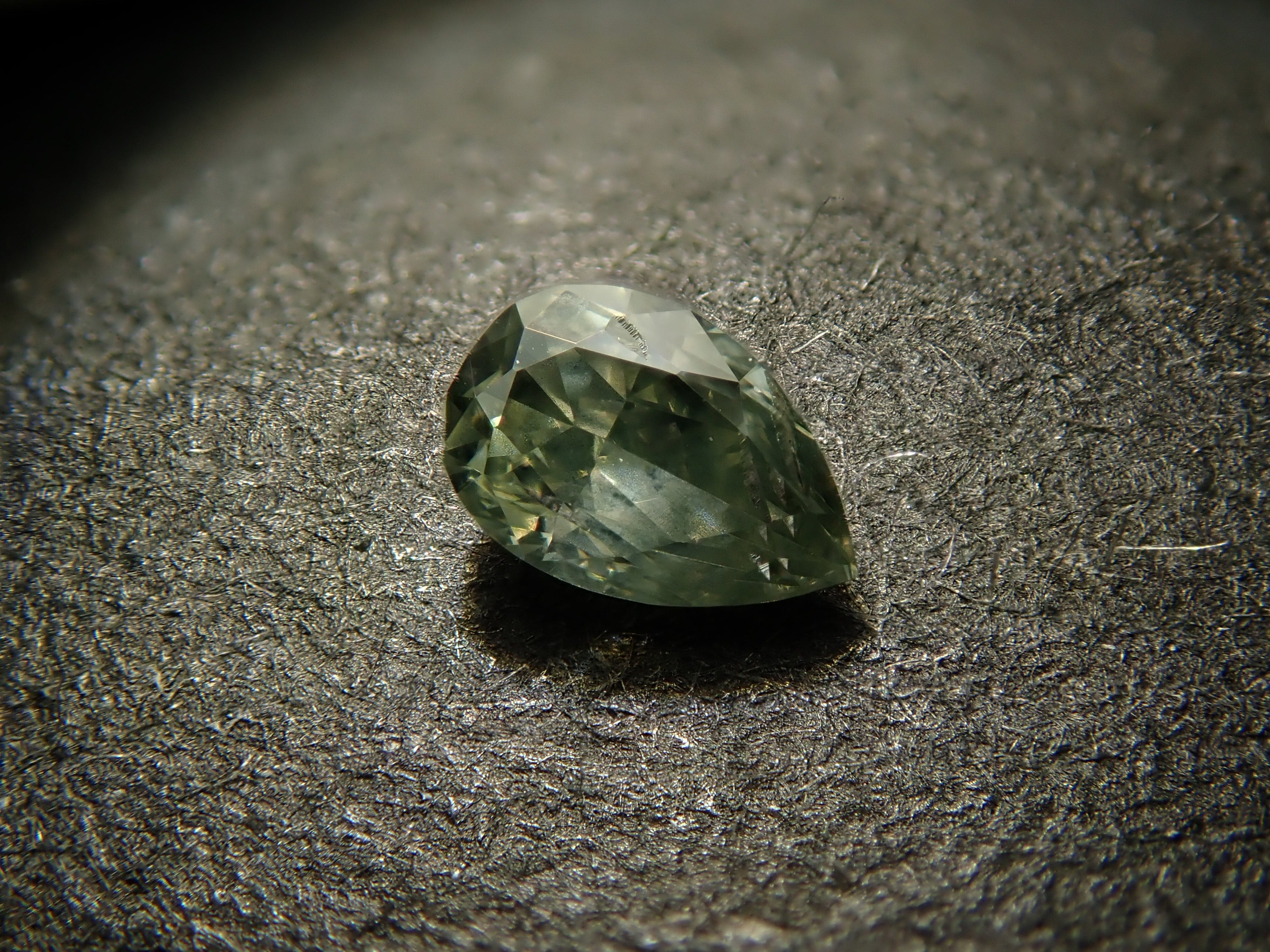 【32501855掲載】グリーンダイヤモンド 0.084ctルース(FANCY GRAY GREEN, I-1)