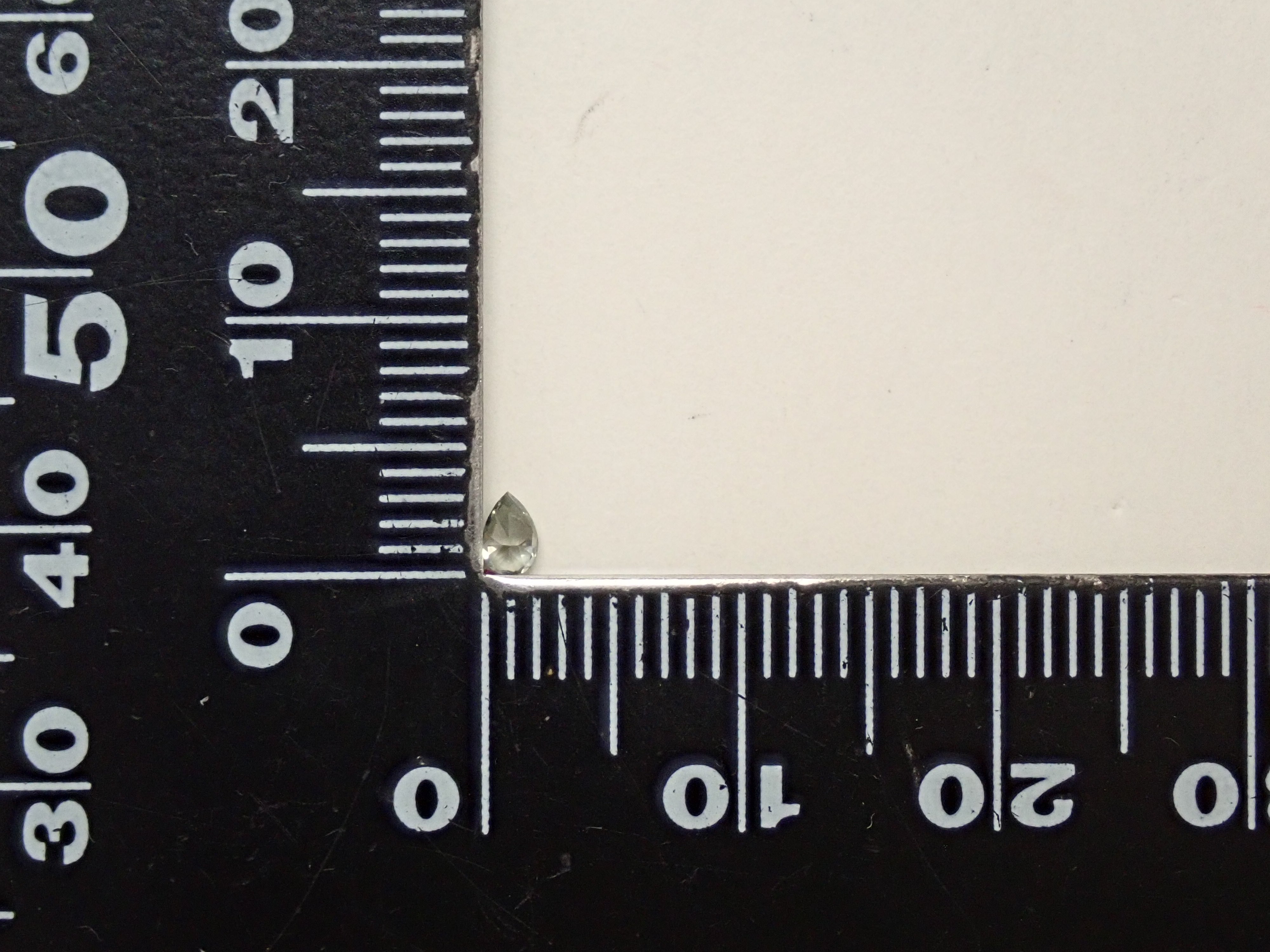 【32501855掲載】グリーンダイヤモンド 0.084ctルース(FANCY GRAY GREEN, I-1)