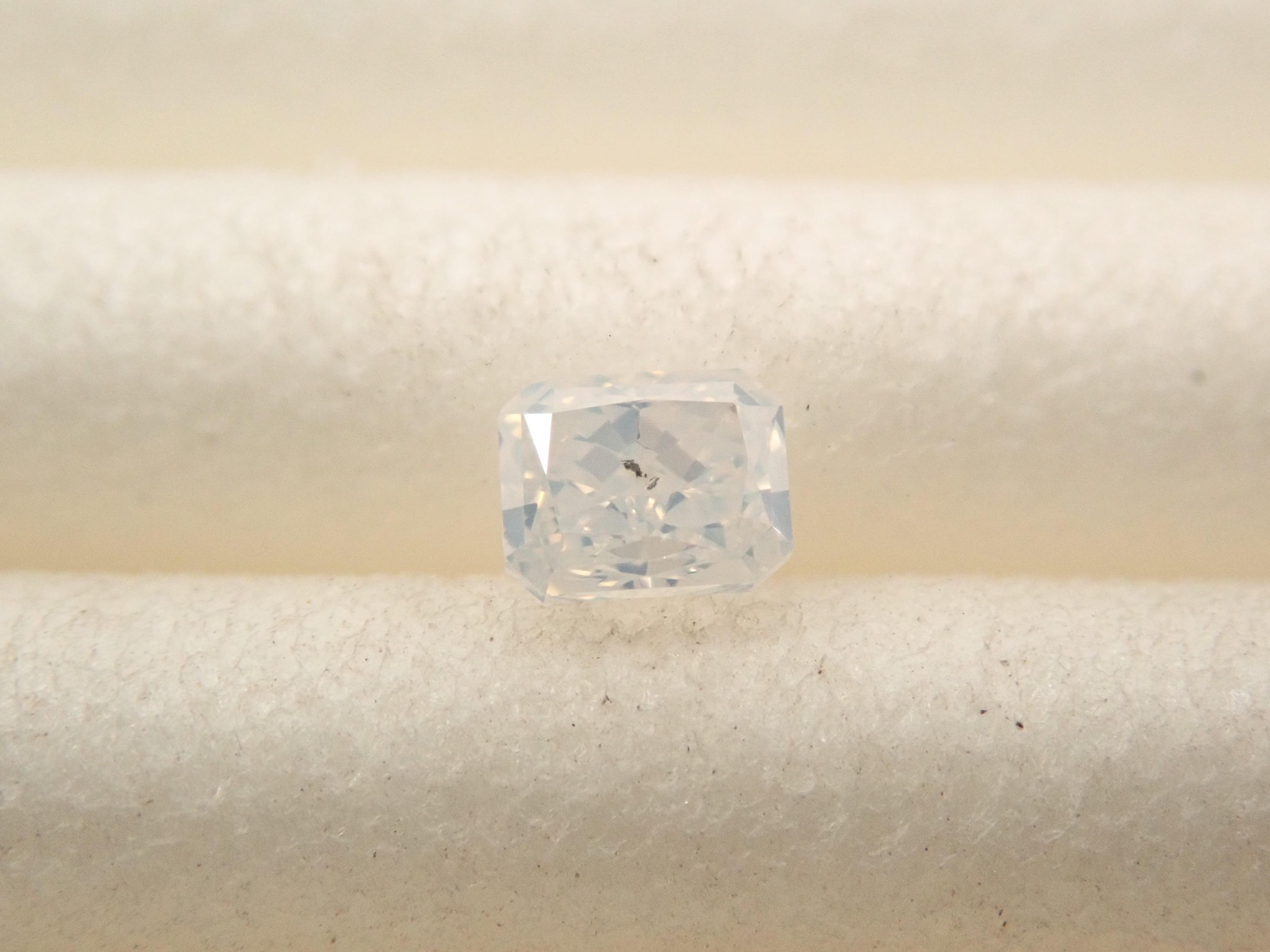 【32501857掲載】ホワイトダイヤモンド 0.108ctルース(FANCY WHITE, I-1)