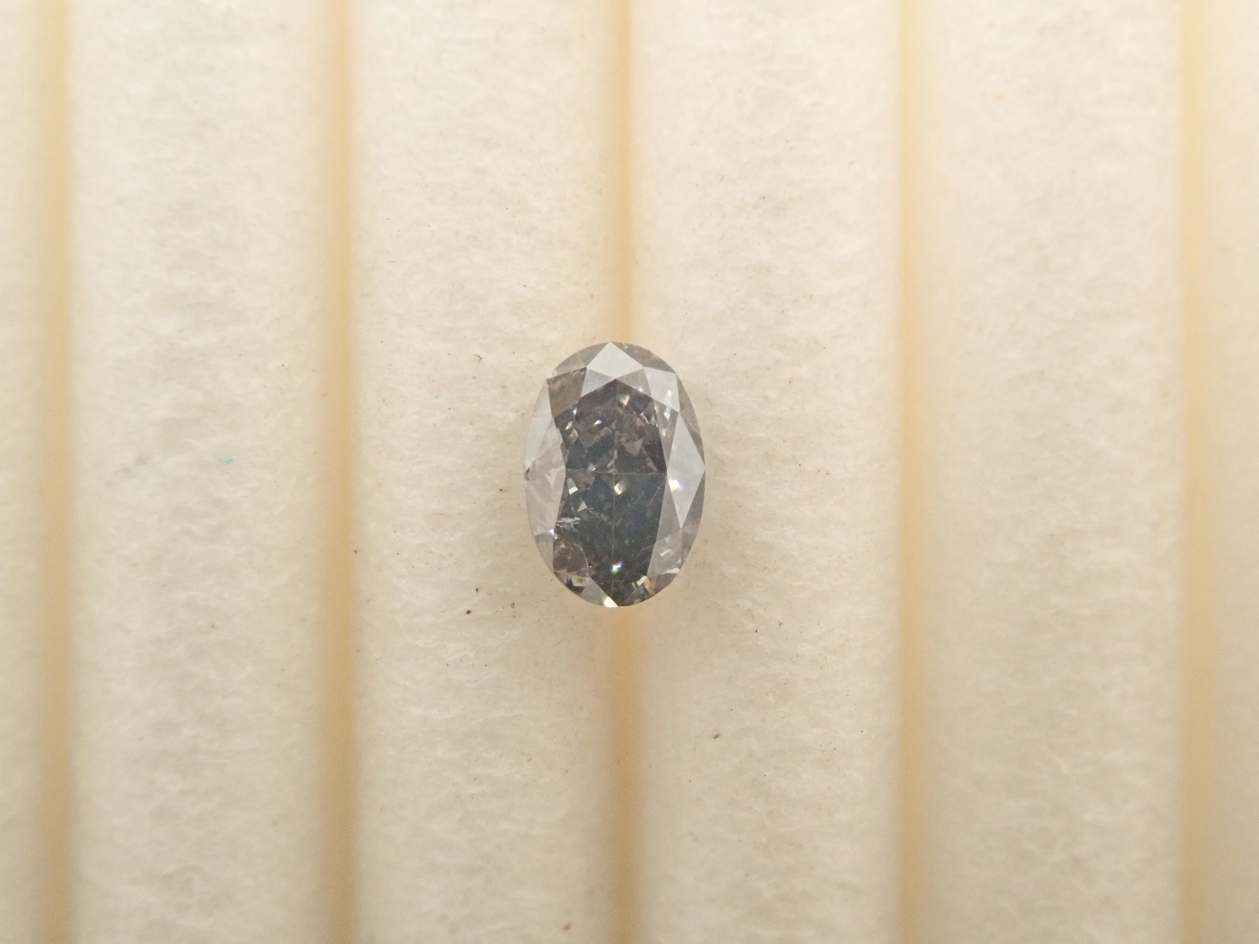 【32501859掲載】グレーダイヤモンド 0.158ctルース(FANCY DARK GRAY, I-1)
