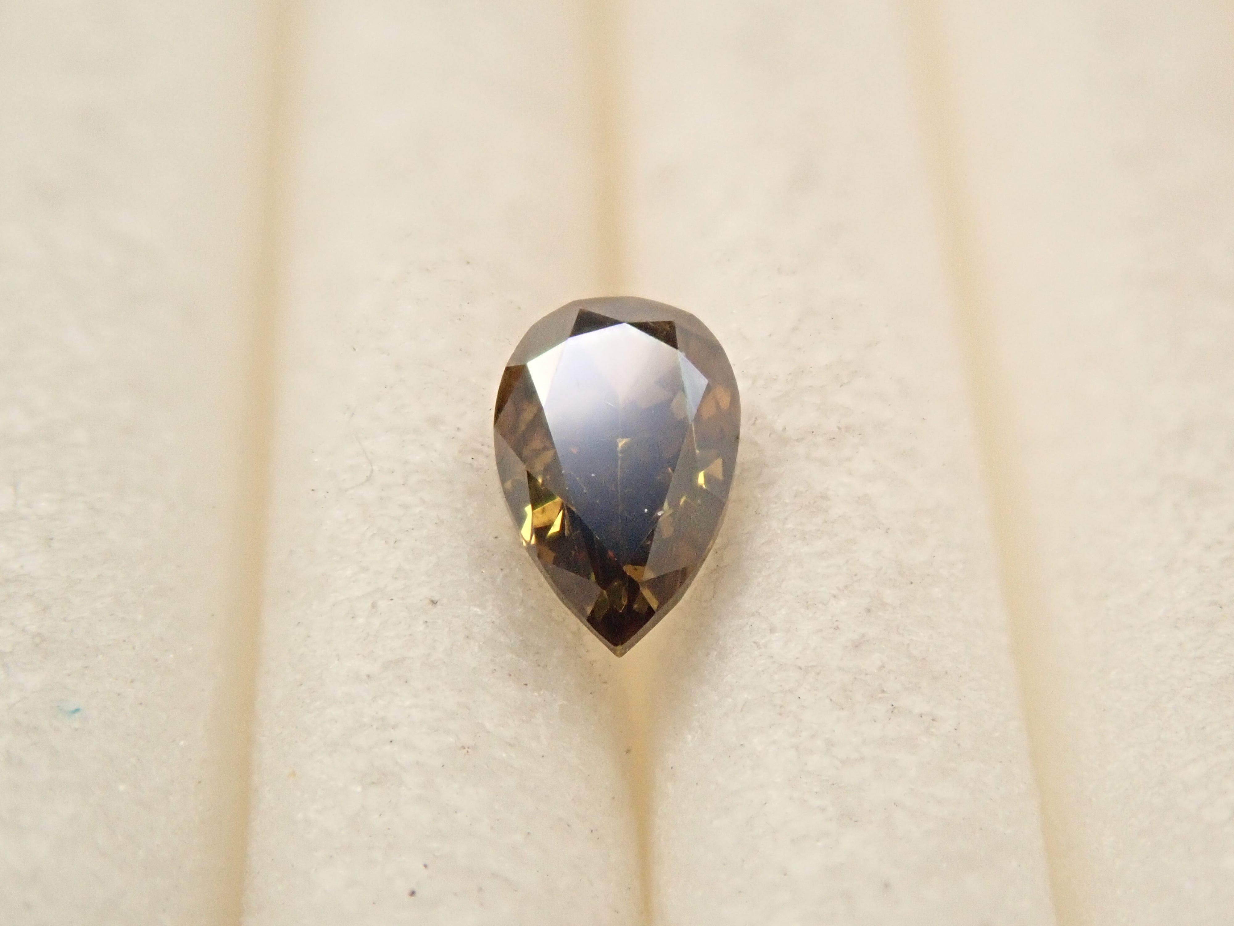 【32501860掲載】ブラウンダイヤモンド 0.174ctルース(FANCY DARK BROWN, SI-2)