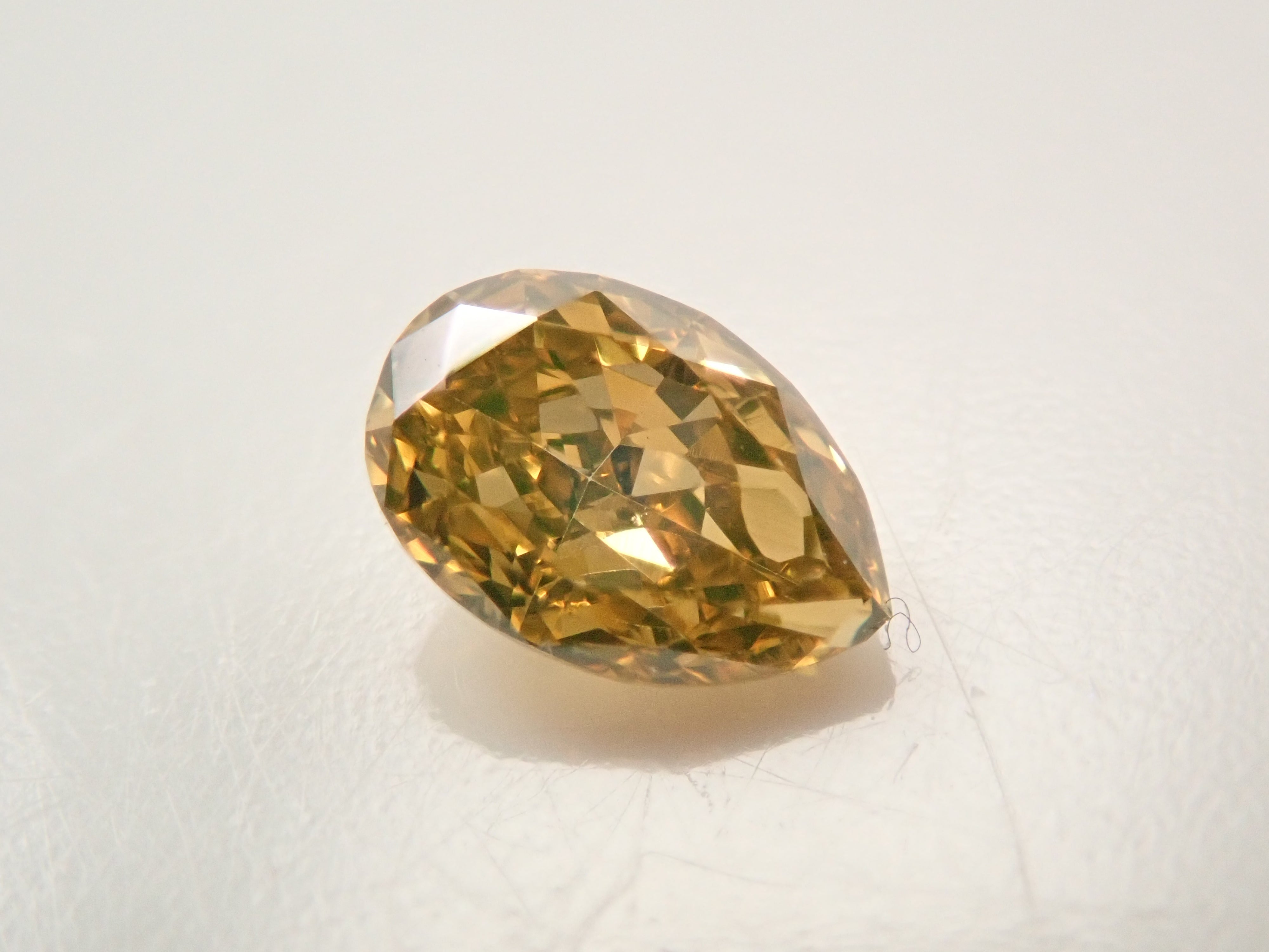 イエローダイヤモンド 0.209ctルース(FANCY DEEP BROWNISH YELLOW, VVS-2)