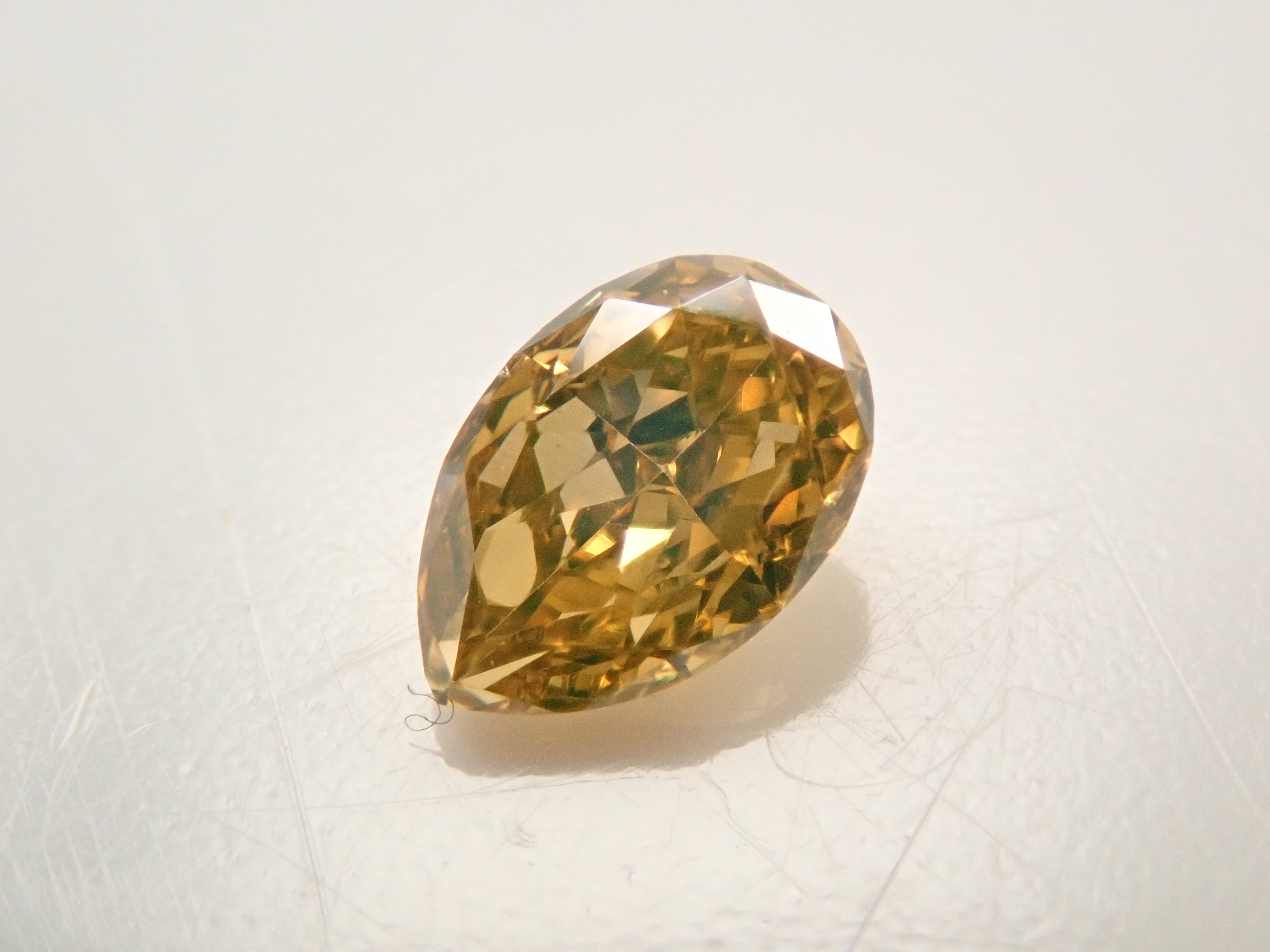 イエローダイヤモンド 0.209ctルース(FANCY DEEP BROWNISH YELLOW, VVS-2)