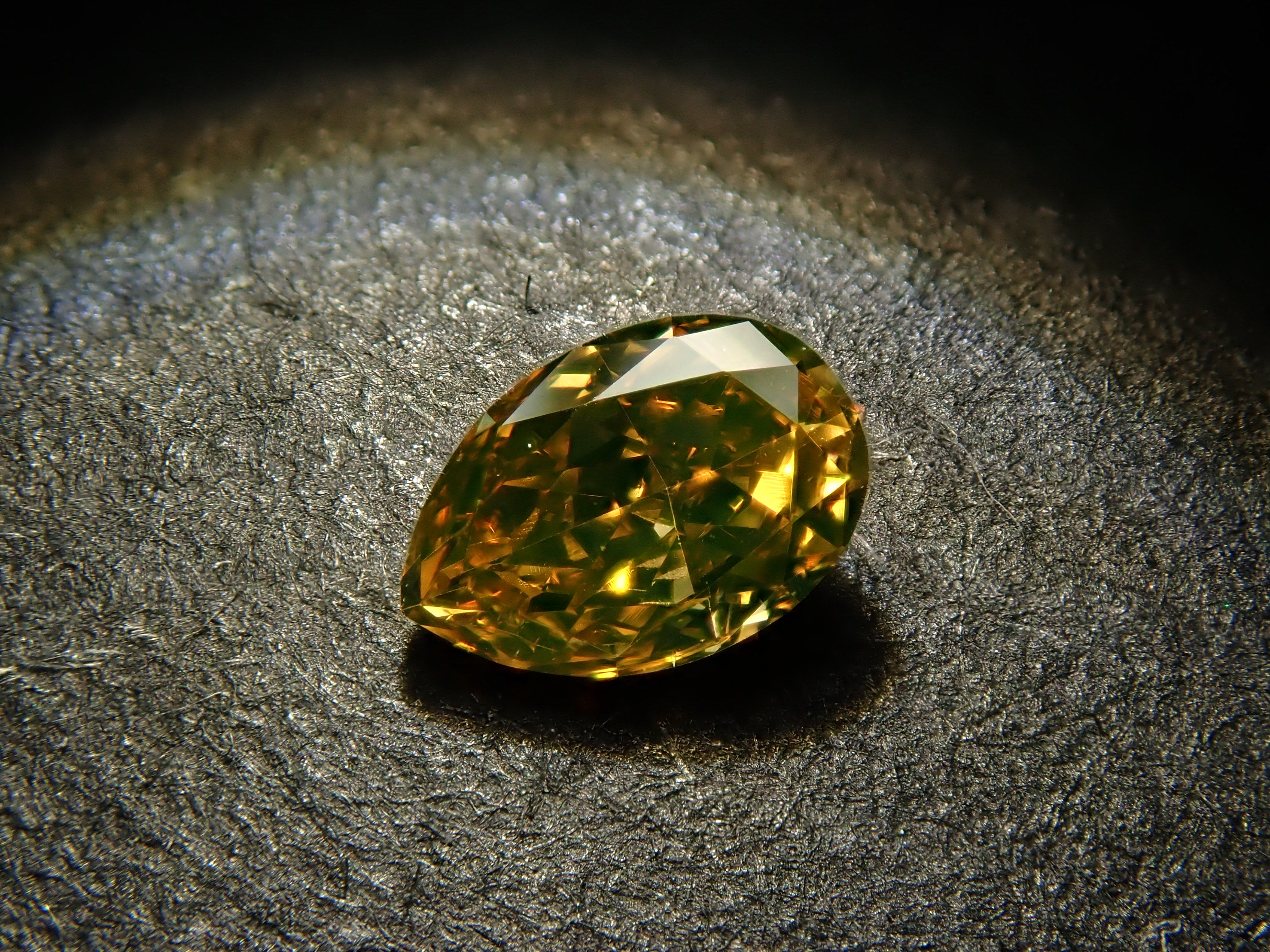 【32501861掲載】イエローダイヤモンド 0.209ctルース(FANCY DEEP BROWNISH YELLOW, VVS-2)