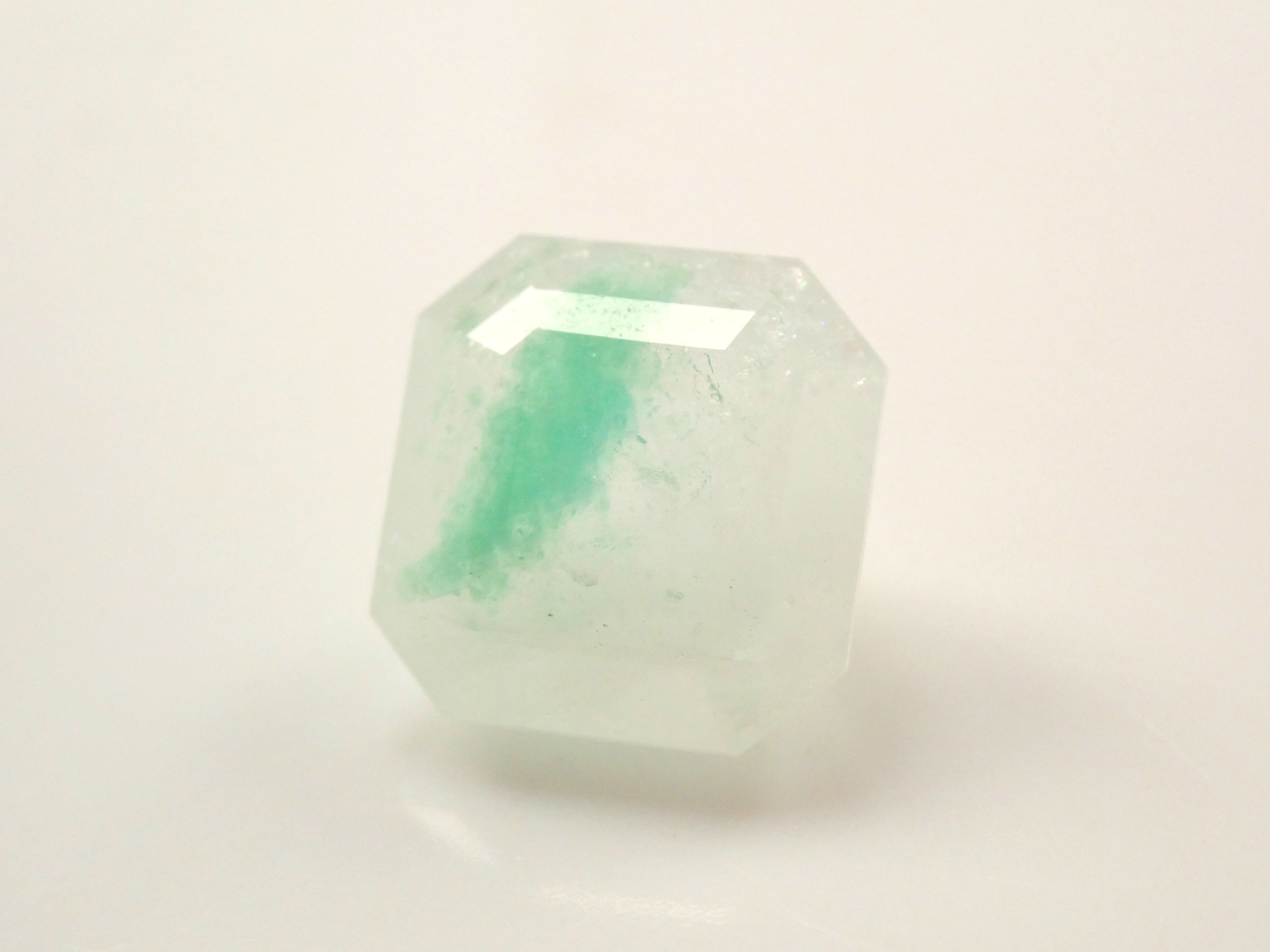 パキスタン産エメラルドインクォーツ 3.020ctルース