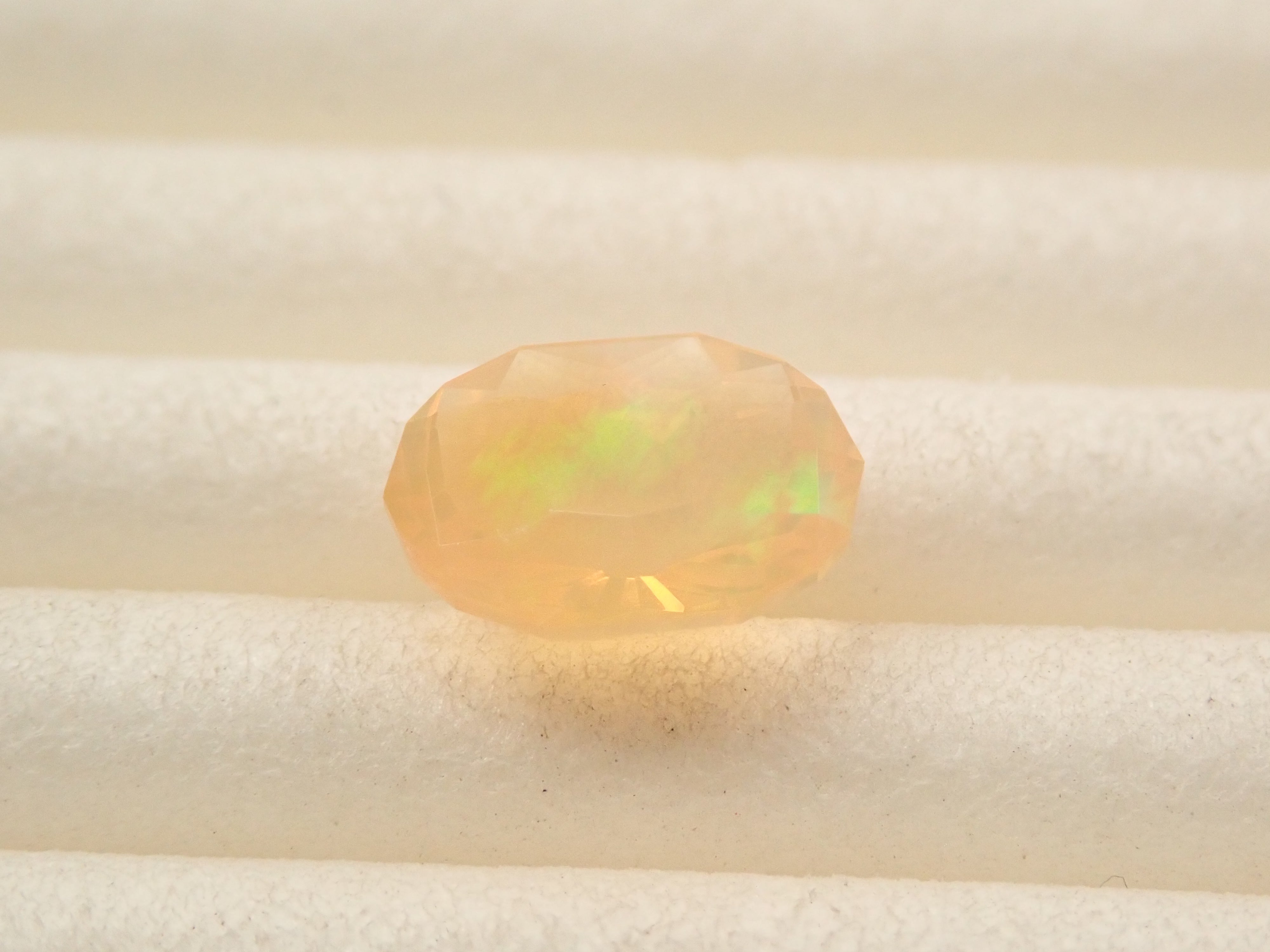 メキシコ産ファイアオパール（ファセットカット） 0.501ctルース