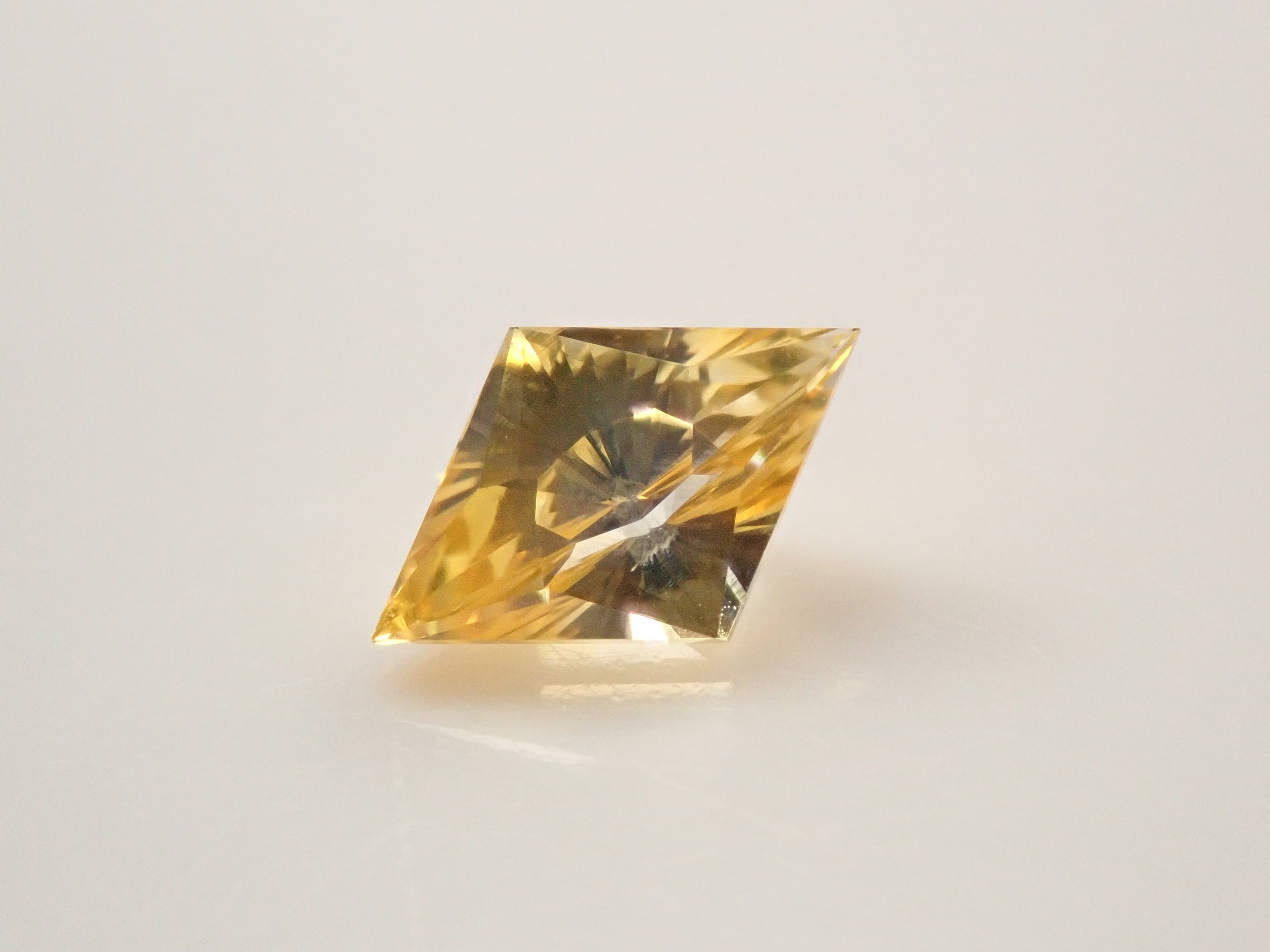 【12561129掲載】スリランカ産イエローサファイア 0.291ctルース