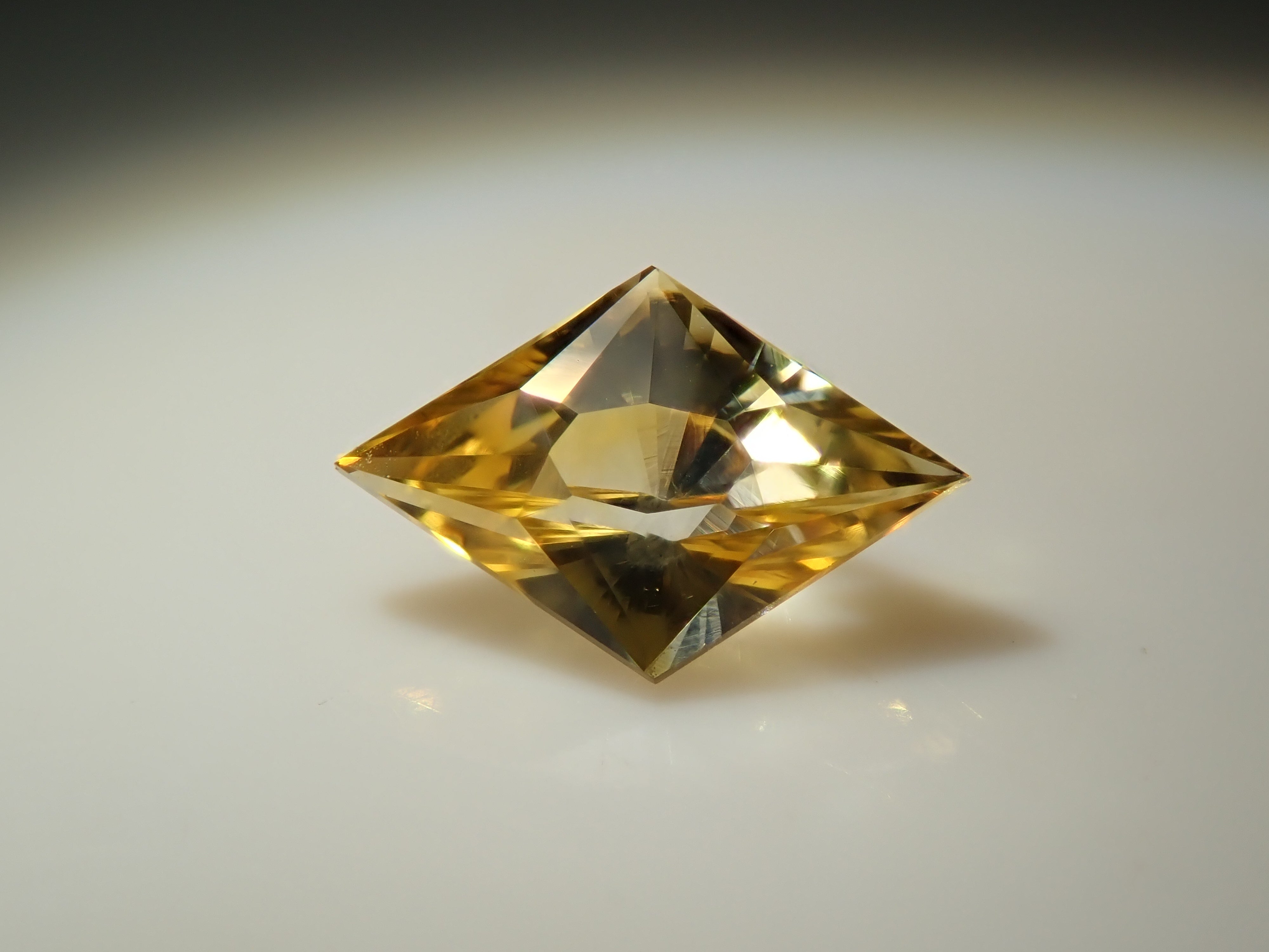 【12561129掲載】スリランカ産イエローサファイア 0.291ctルース