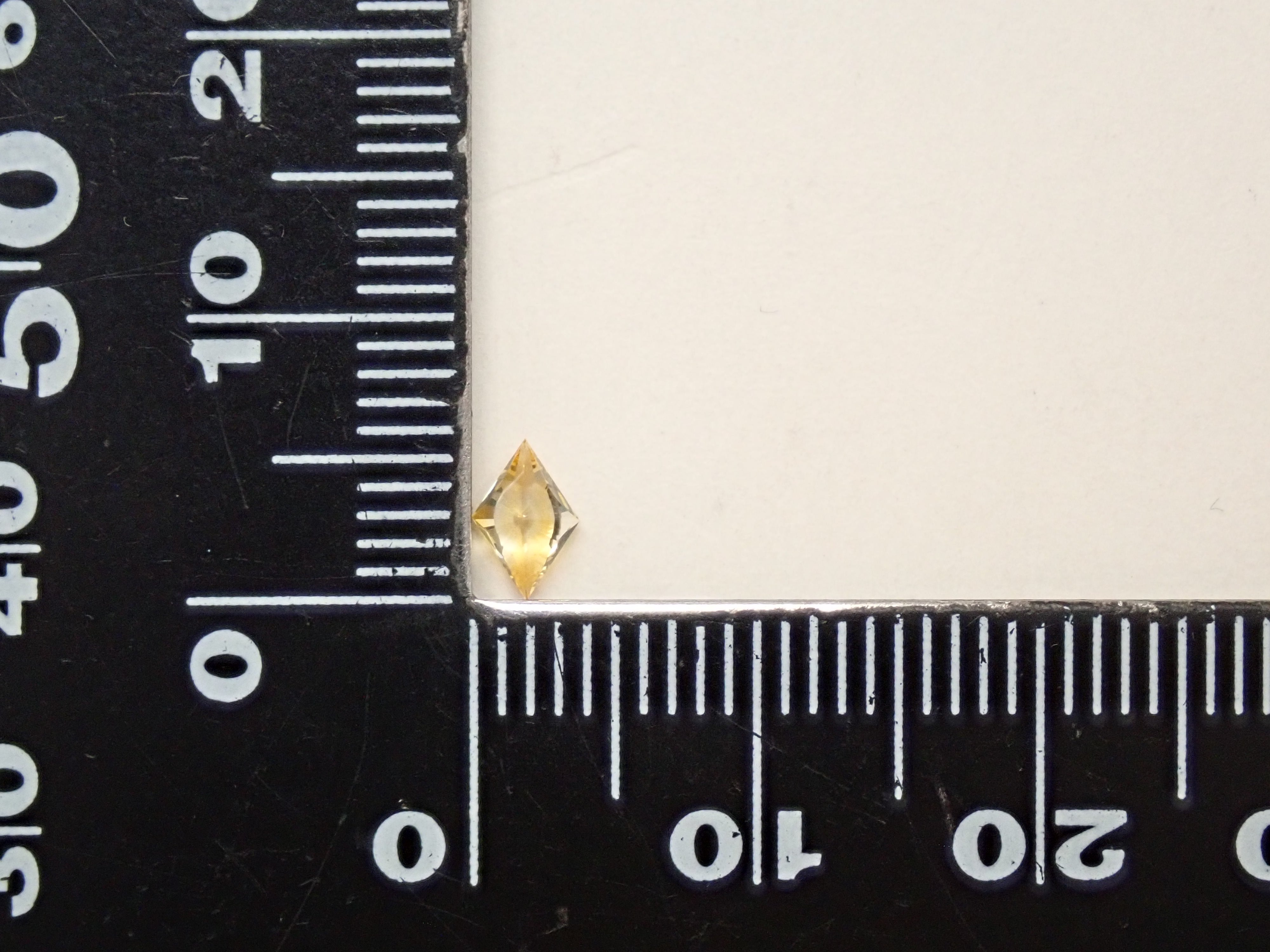 【12561129掲載】スリランカ産イエローサファイア 0.291ctルース