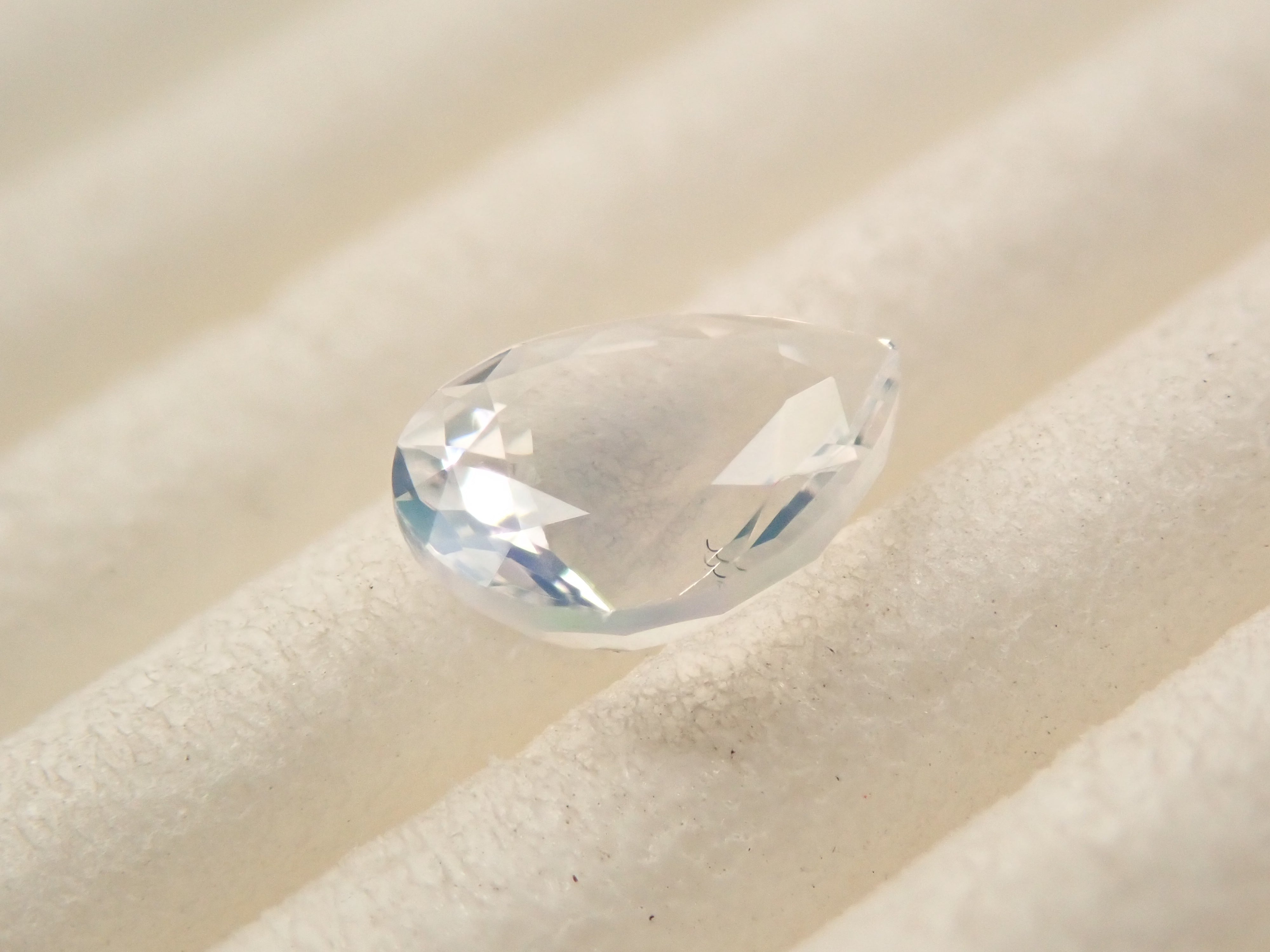 【12561168掲載】メキシコ産ウォーターオパール（ファセットカット） 0.349ctルース