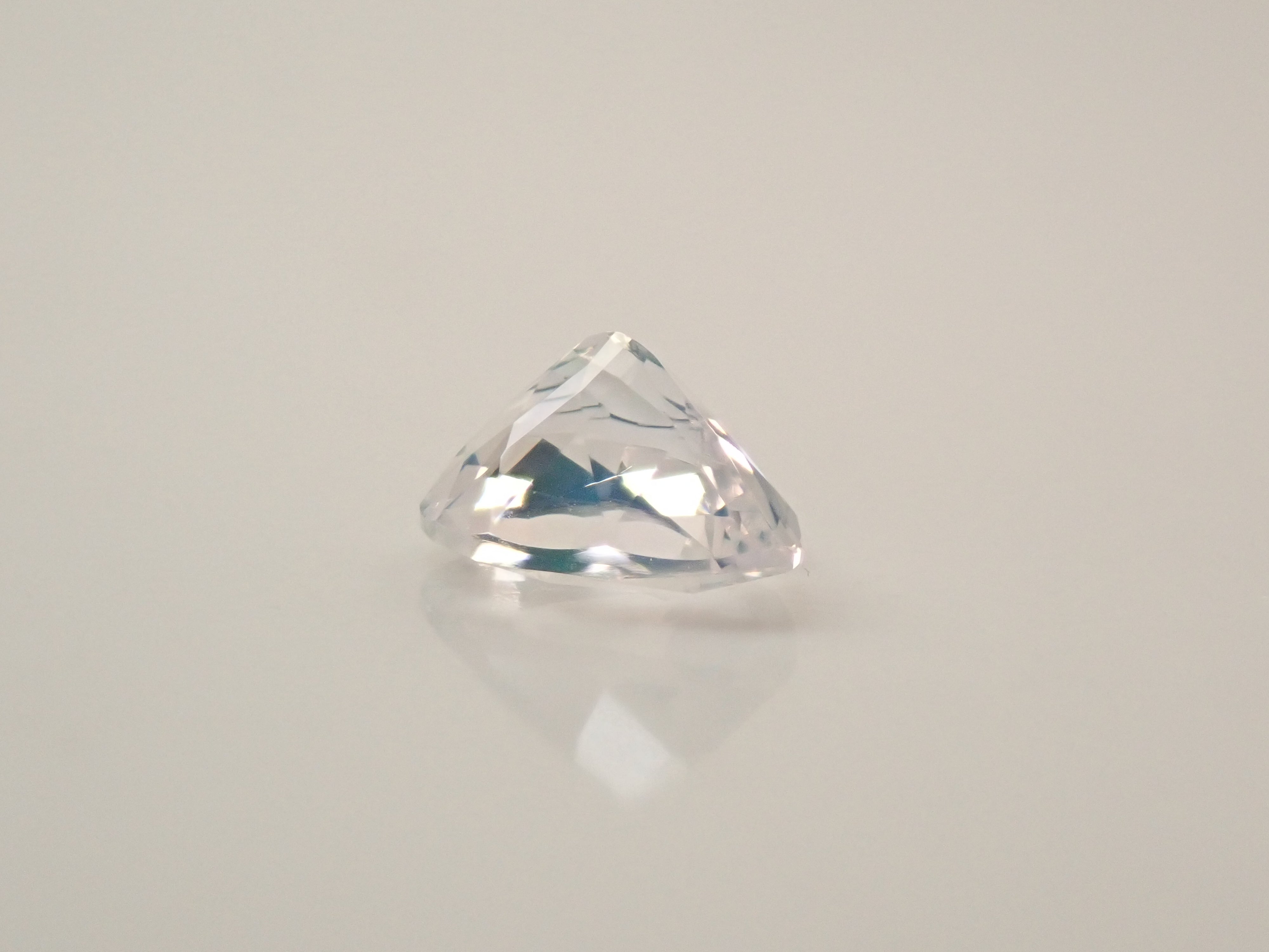 【12561168掲載】メキシコ産ウォーターオパール（ファセットカット） 0.349ctルース