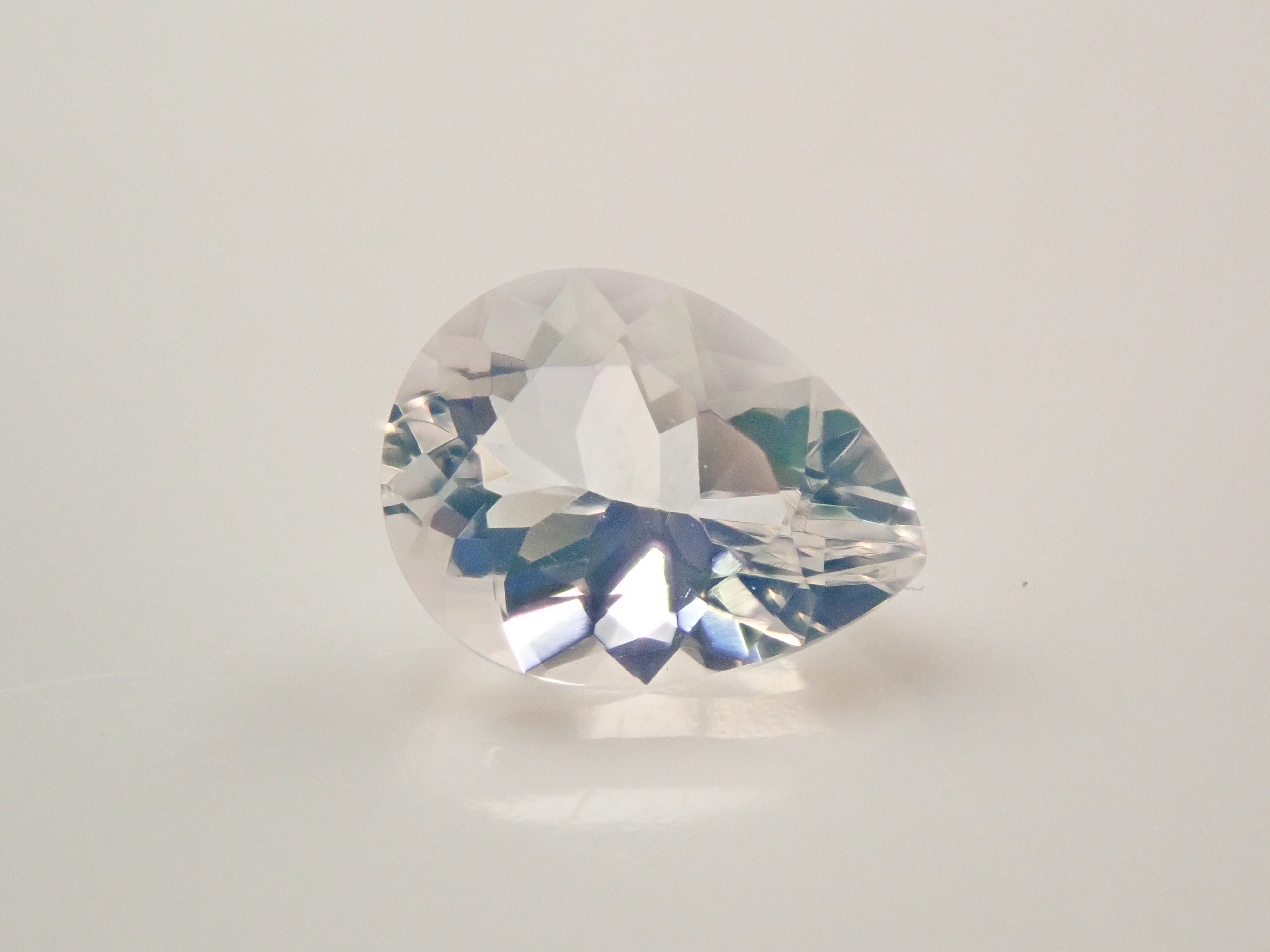 【12561168掲載】メキシコ産ウォーターオパール（ファセットカット） 0.349ctルース