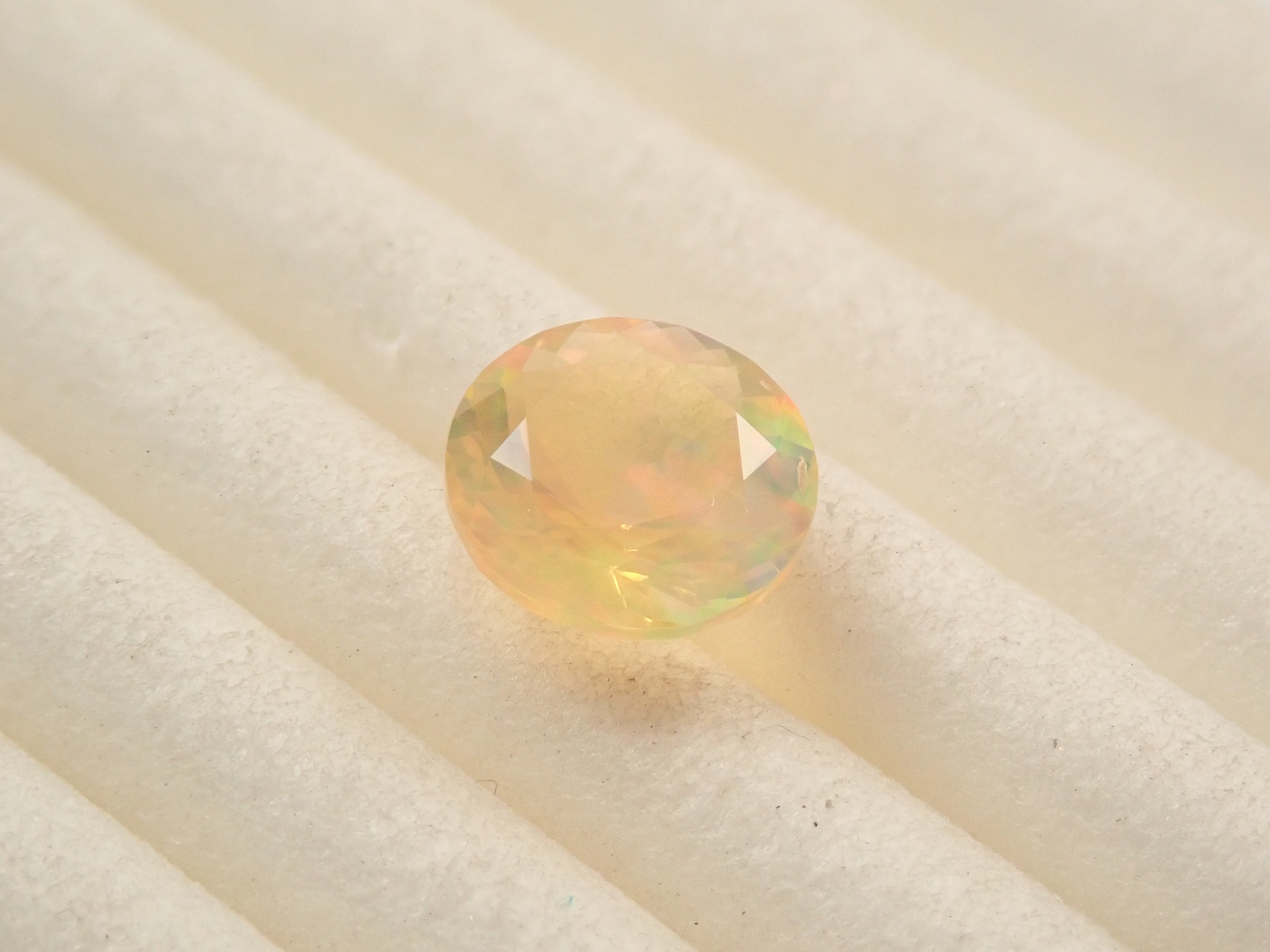 【12561174掲載】メキシコ産ファイアオパール（ファセットカット） 0.517ctルース