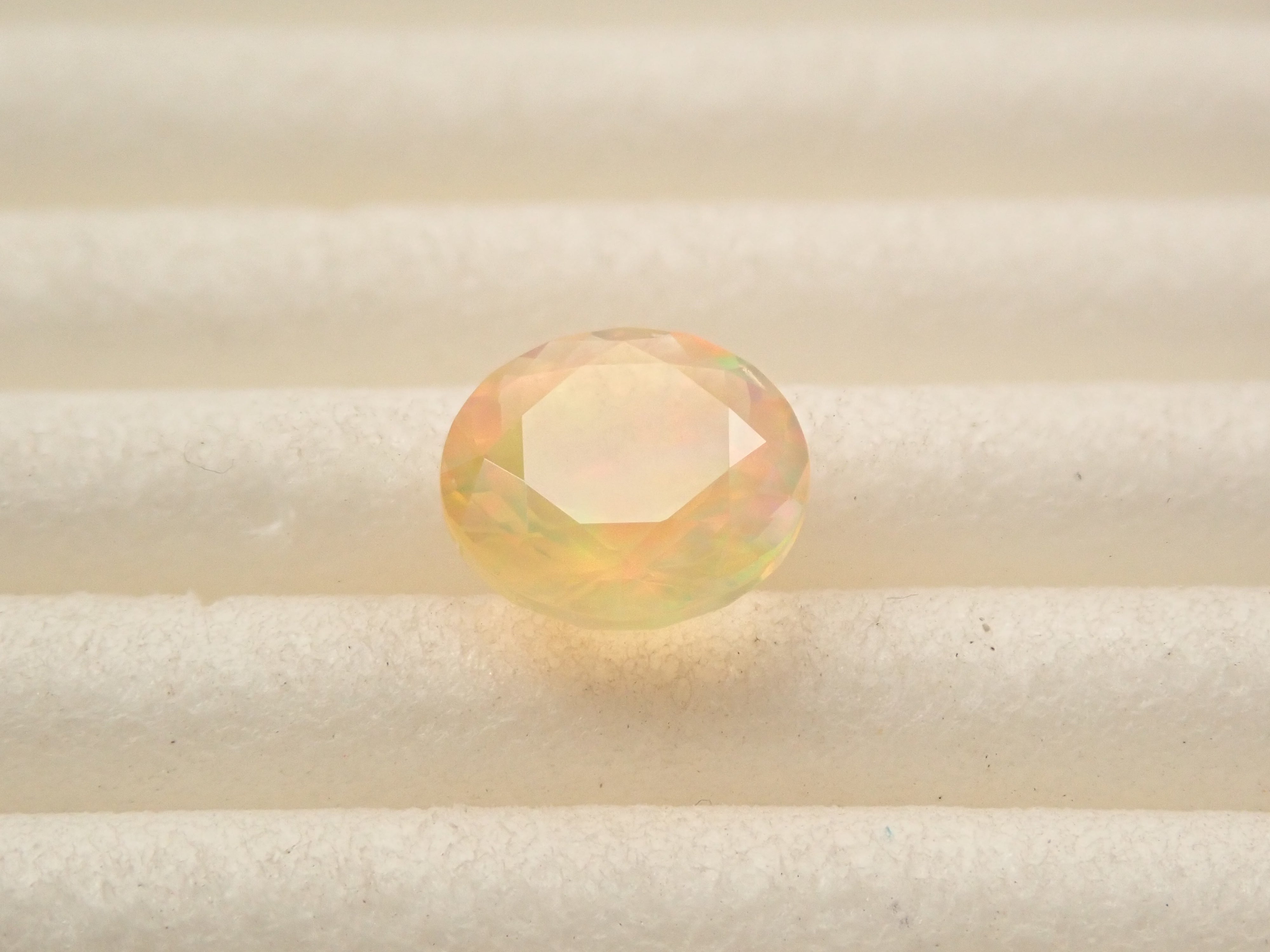 【12561174掲載】メキシコ産ファイアオパール（ファセットカット） 0.517ctルース