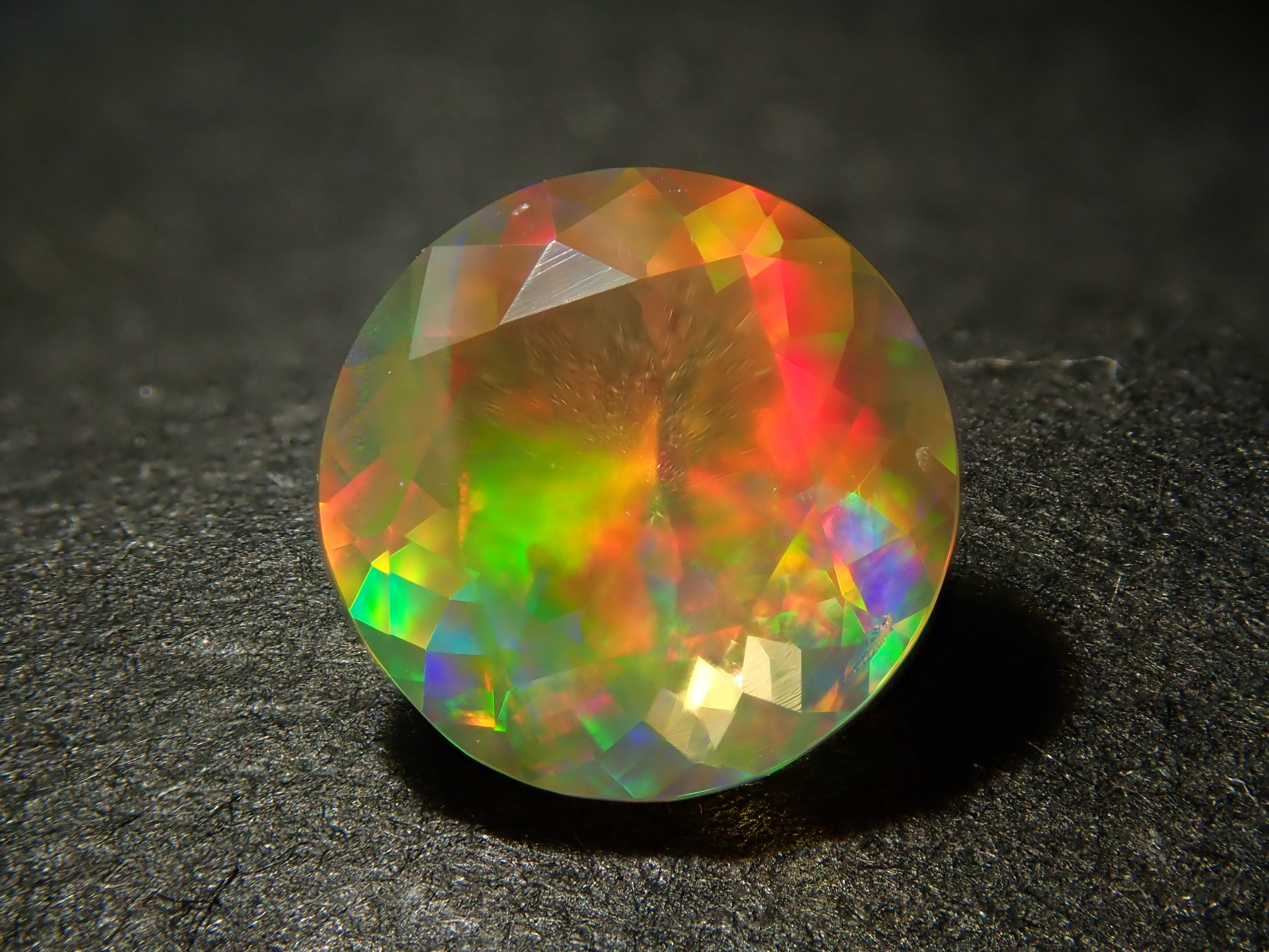 【12561174掲載】メキシコ産ファイアオパール（ファセットカット） 0.517ctルース