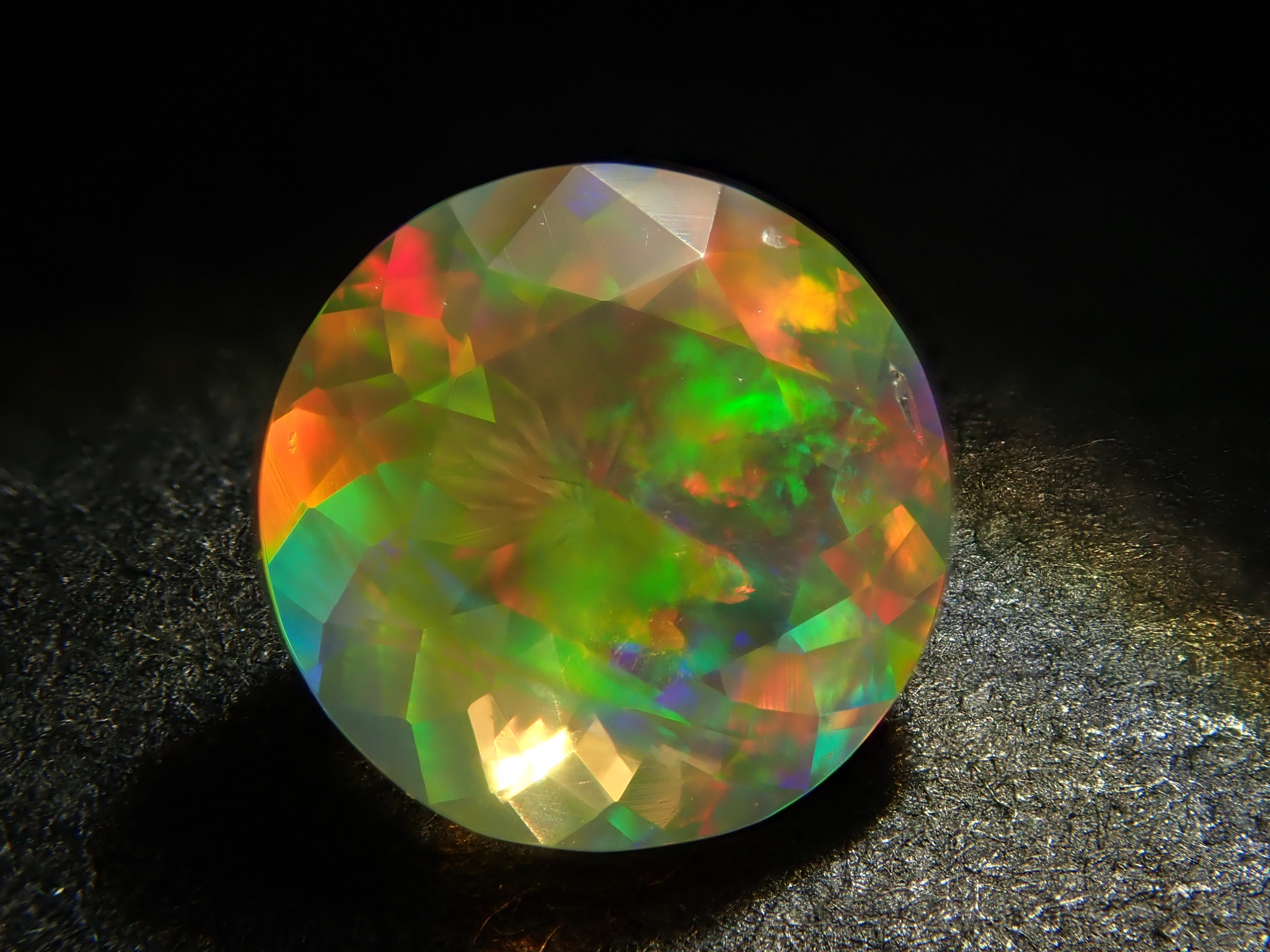 【12561174掲載】メキシコ産ファイアオパール（ファセットカット） 0.517ctルース