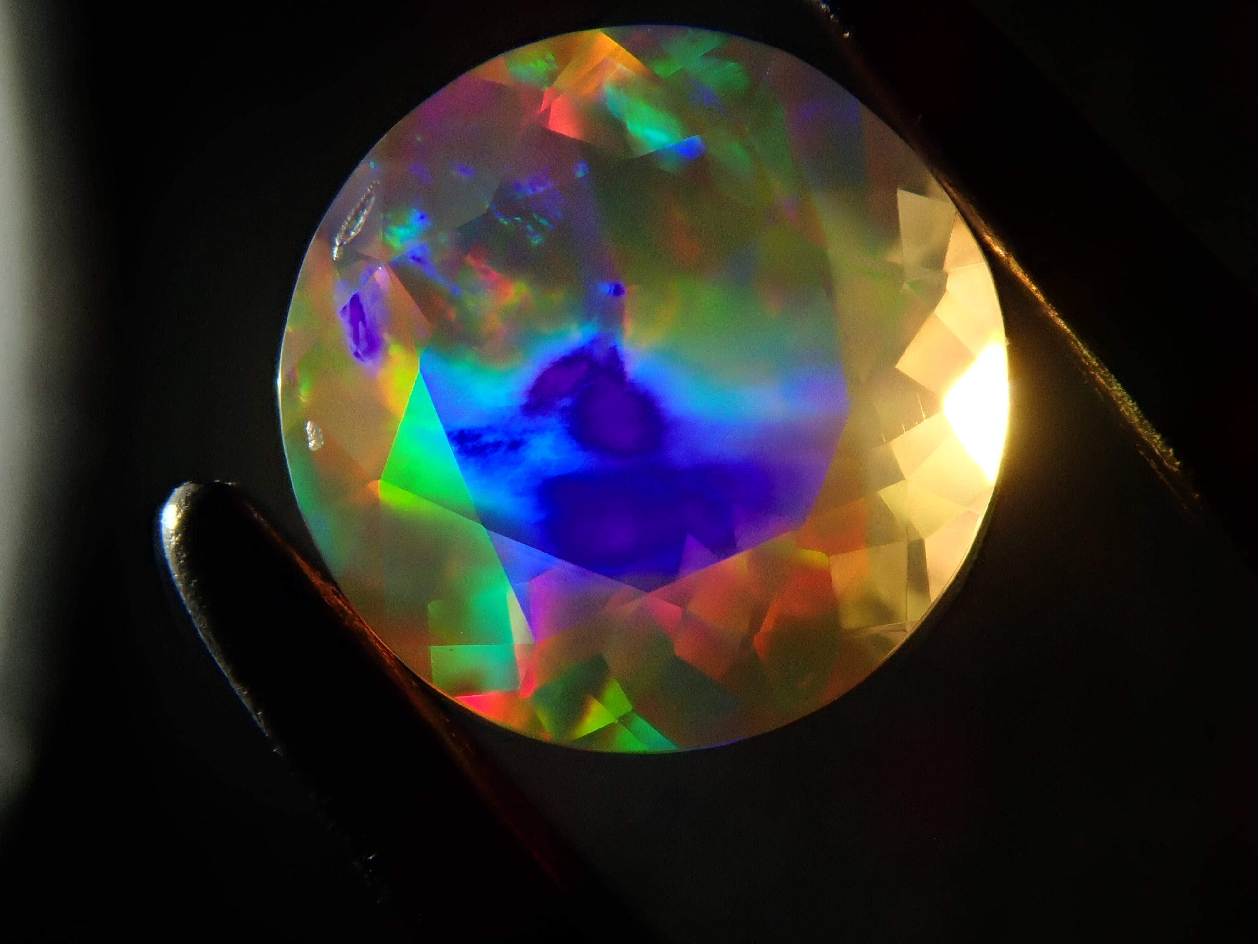 【3/24 22點開賣】墨西哥產刻面火歐泊 5.9mm/0.517ct裸石