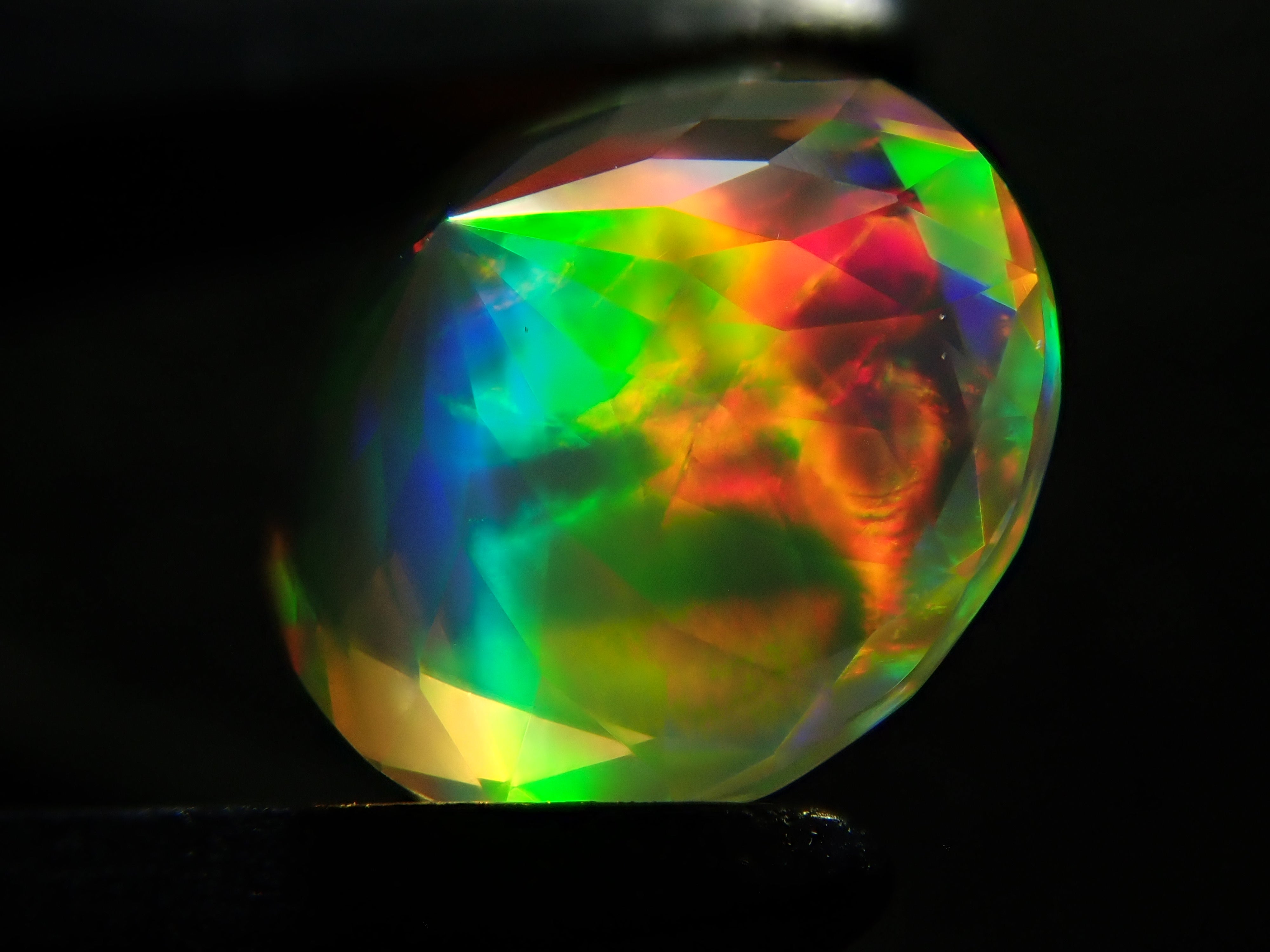 【3/24 22點開賣】墨西哥產刻面火歐泊 5.9mm/0.517ct裸石