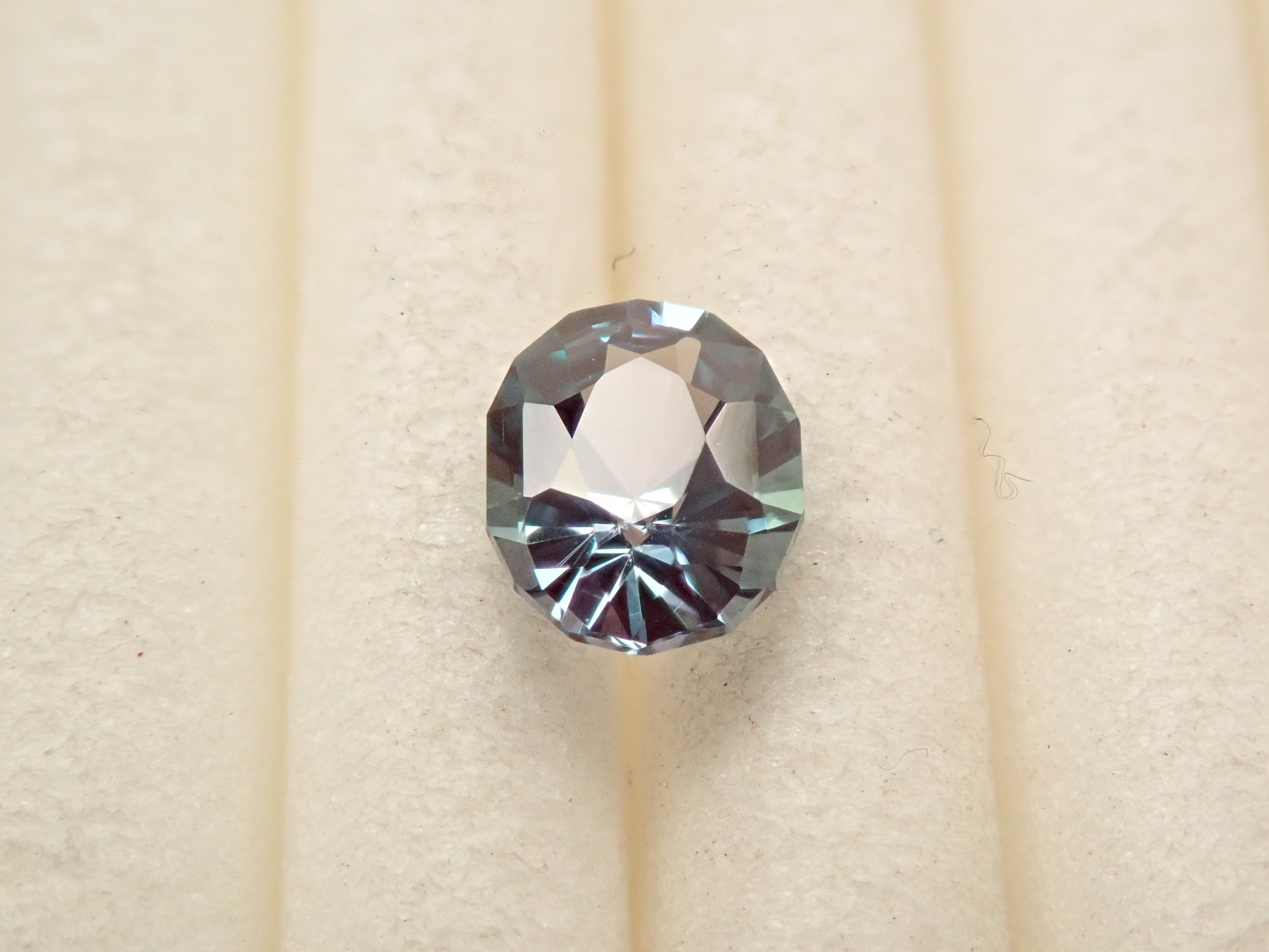 【12561221掲載】合成アレキサンドライト 0.338ctルース