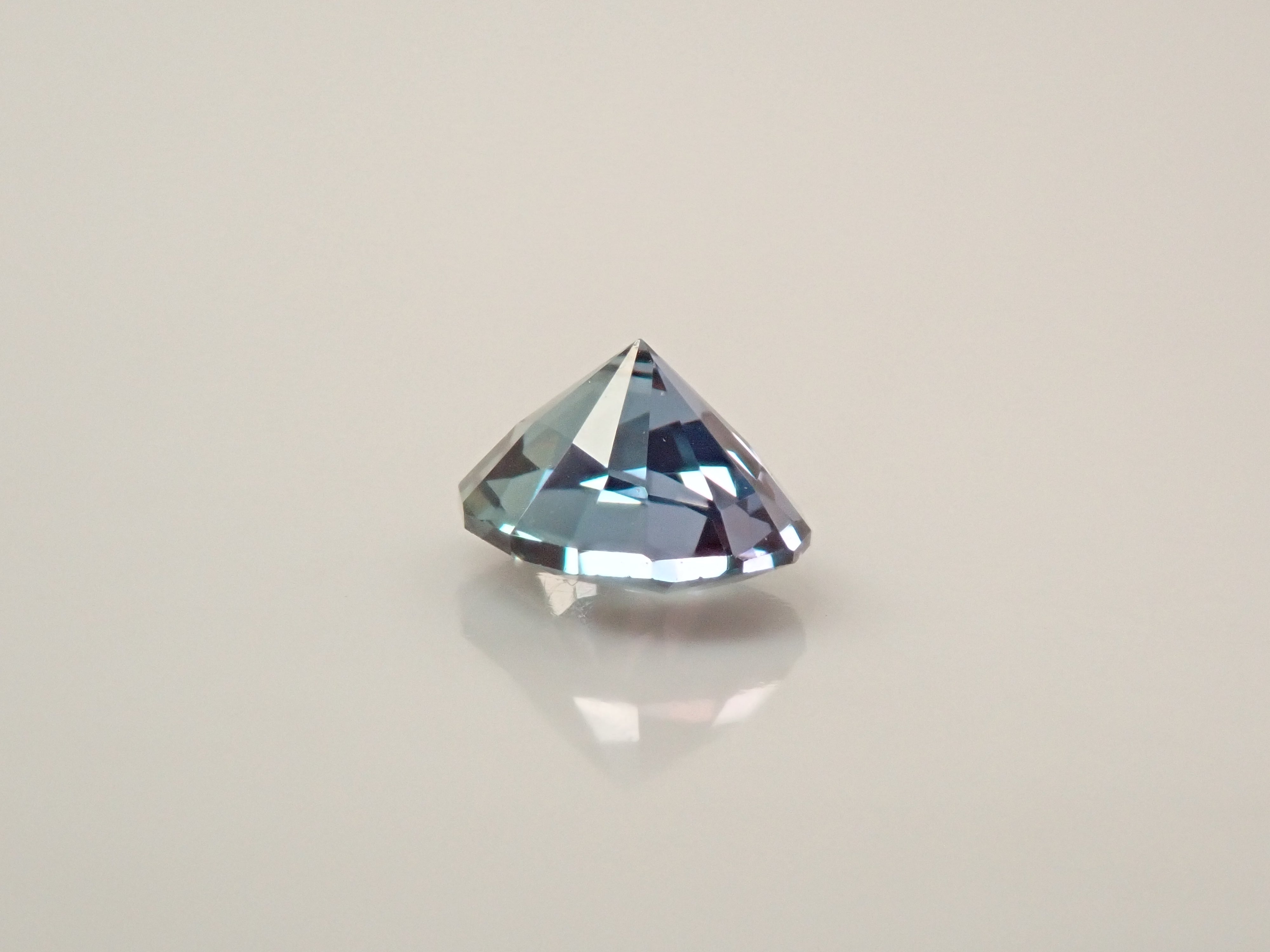 [Published on 12561221] Synthetic Alexandrite 0.338ct Loose Stone