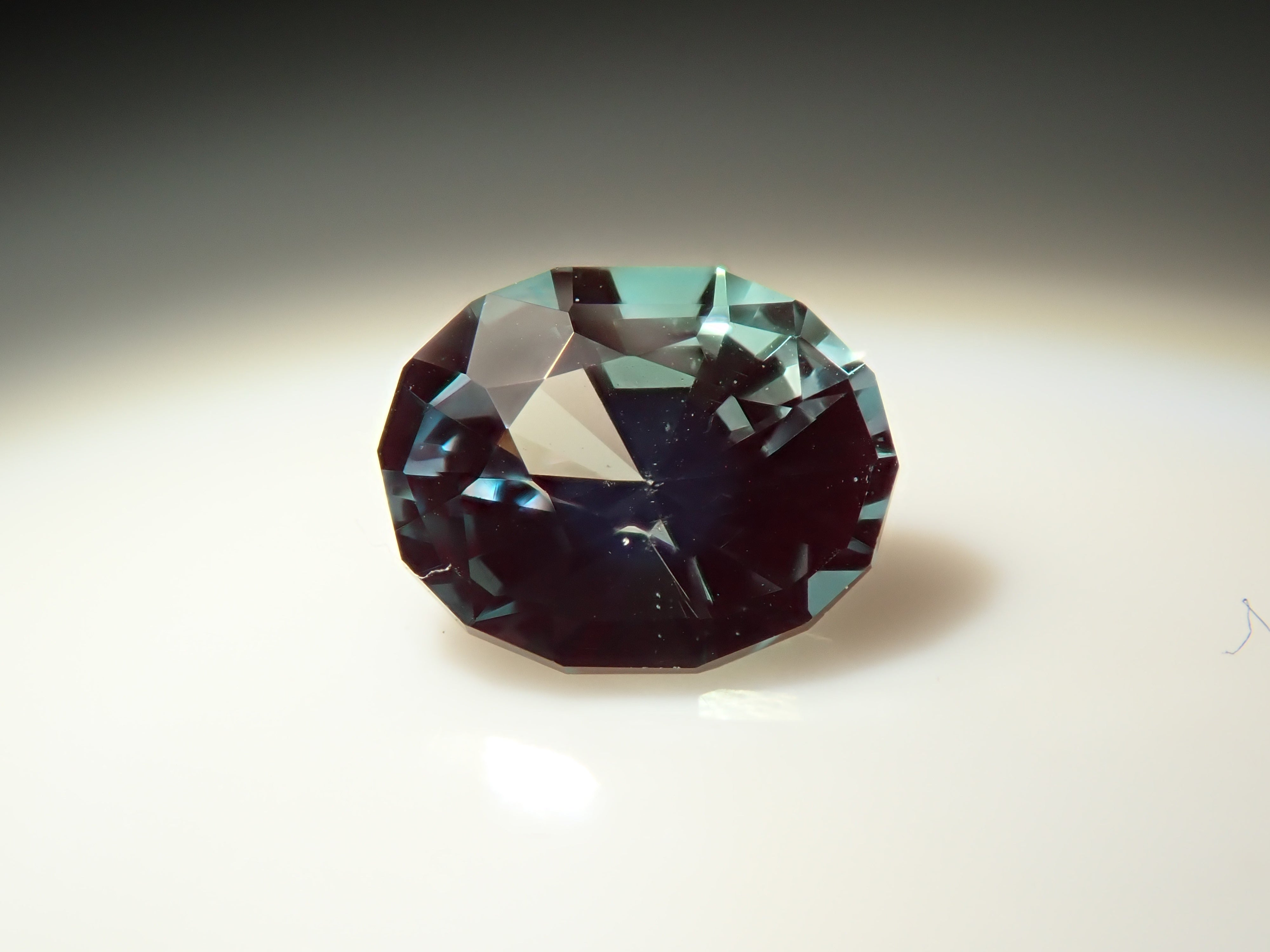 [Published on 12561221] Synthetic Alexandrite 0.338ct Loose Stone