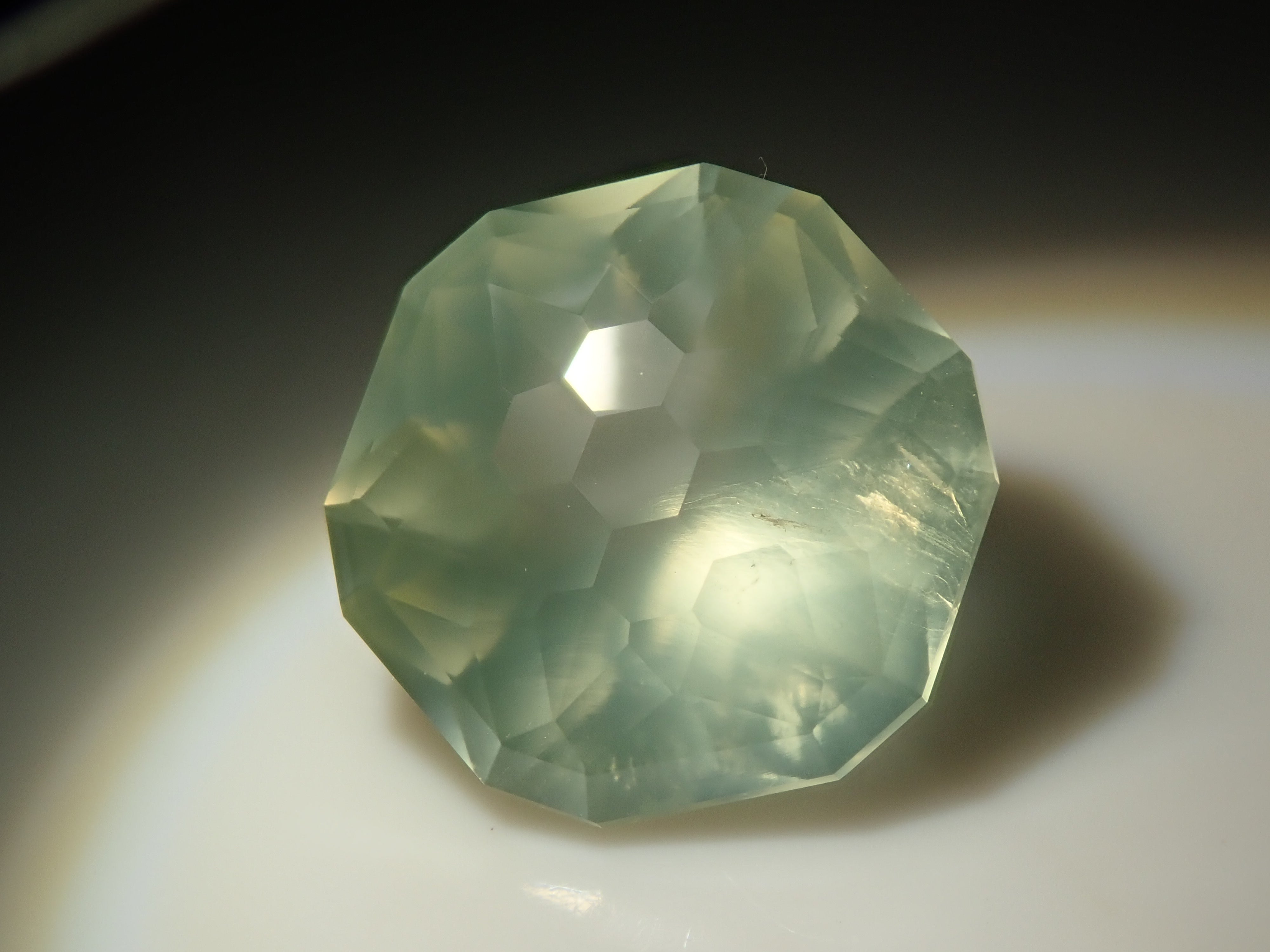 [12561261] Australian Prehnite 2.666ct Loose Stone