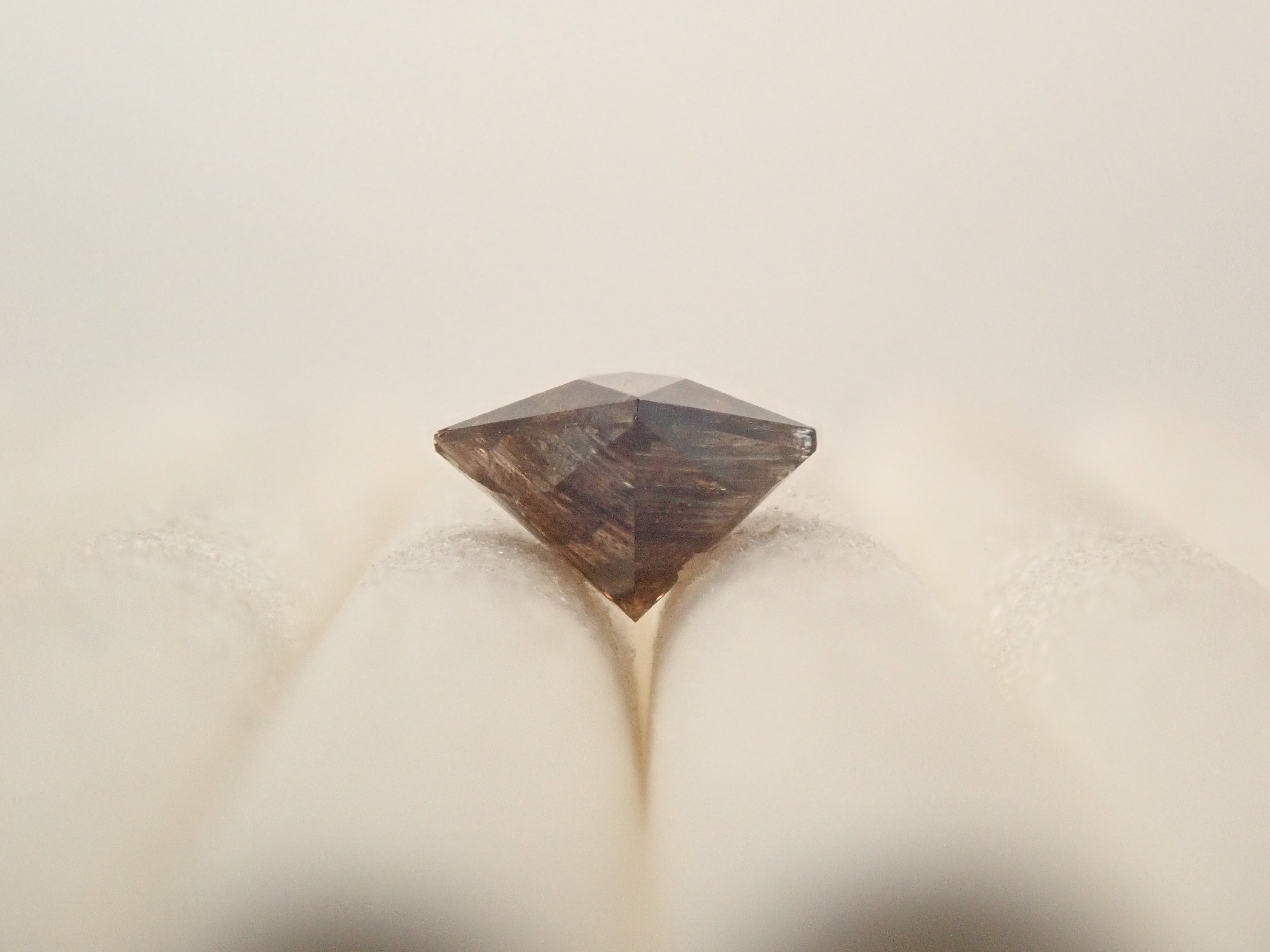 [12561281] Brazilian Rainbow Scapolite 0.435ct Loose Stone