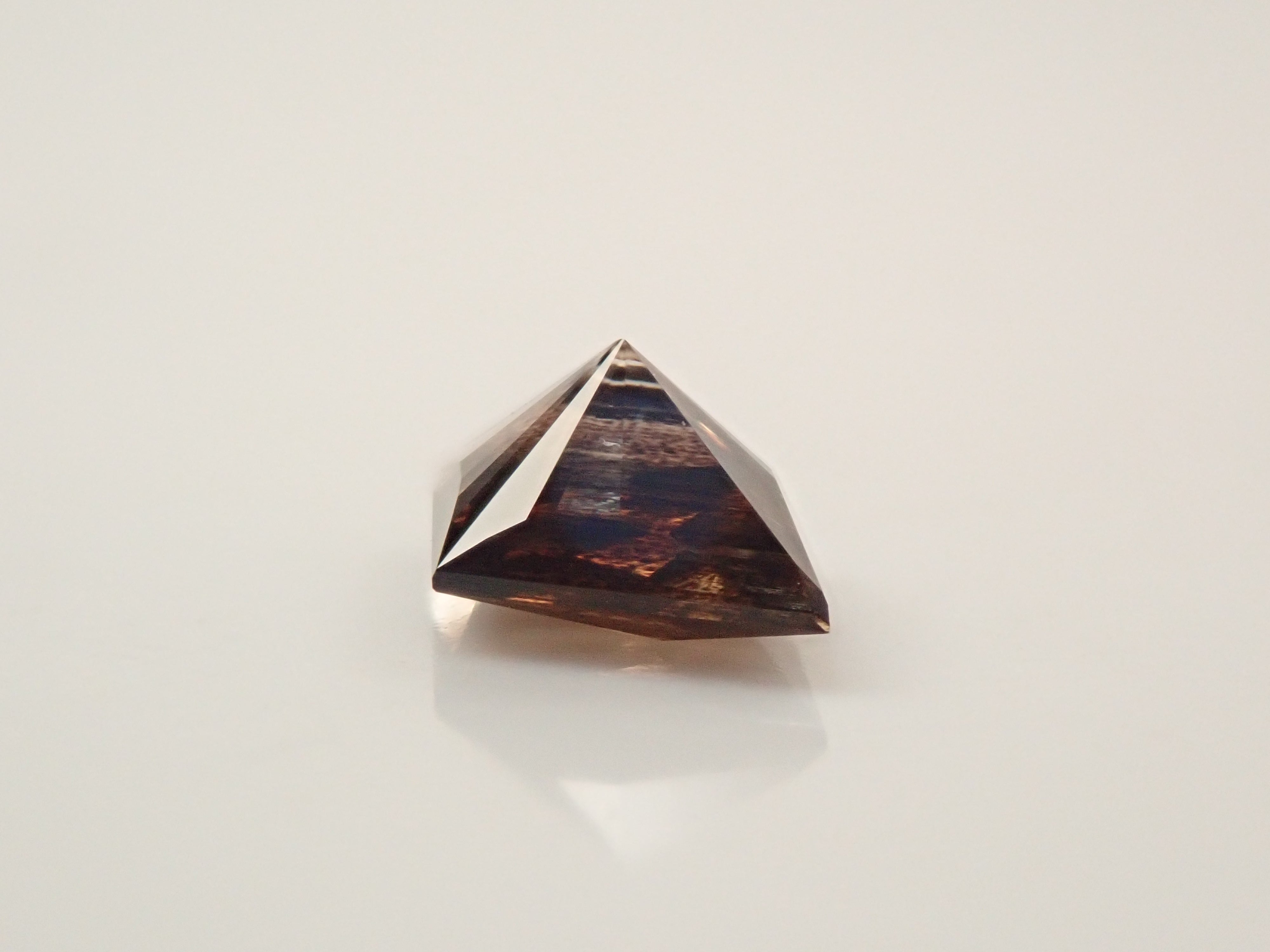 [12561281] Brazilian Rainbow Scapolite 0.435ct Loose Stone