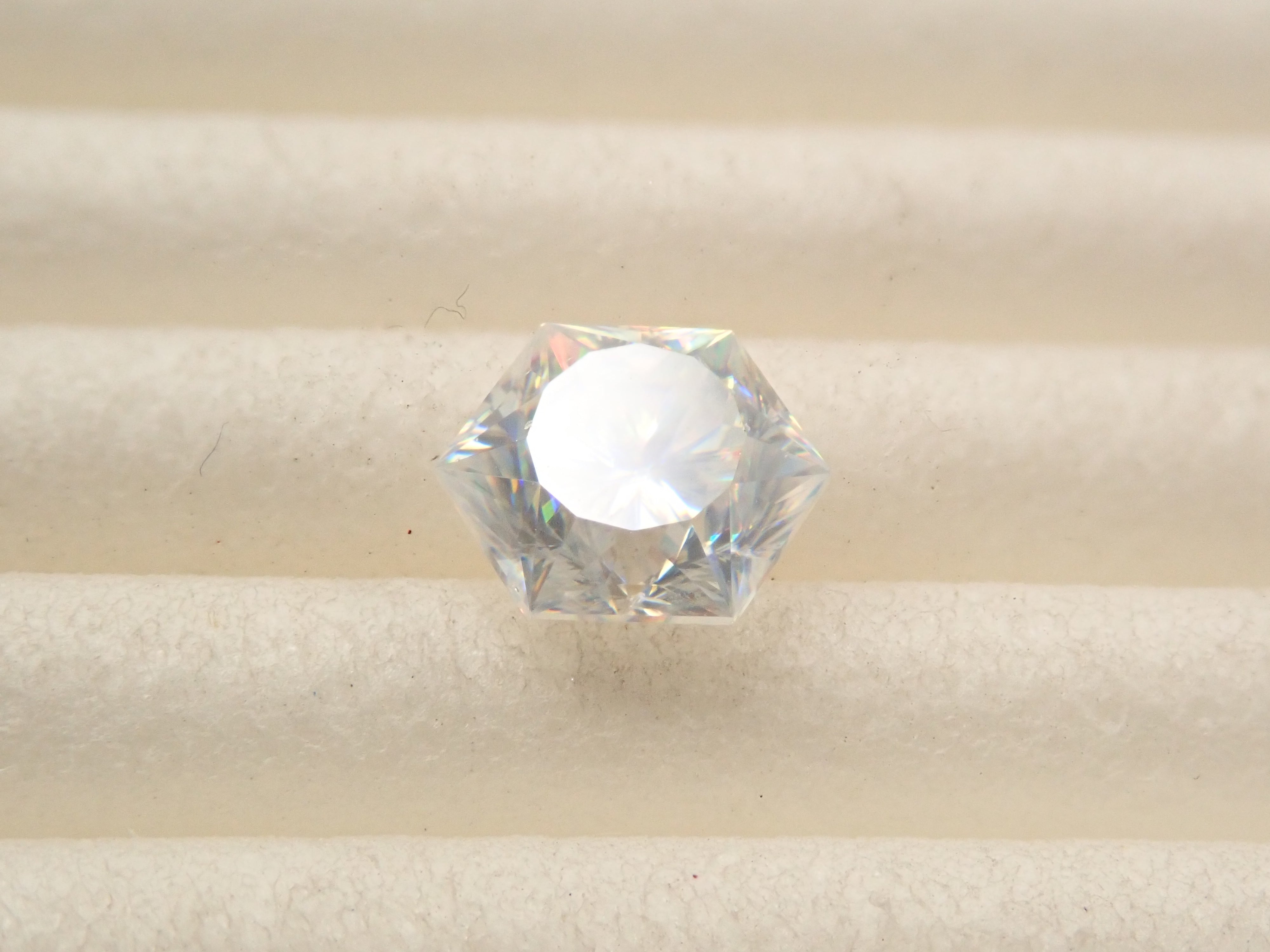 【12561316掲載】合成ルチル 0.768ctルース