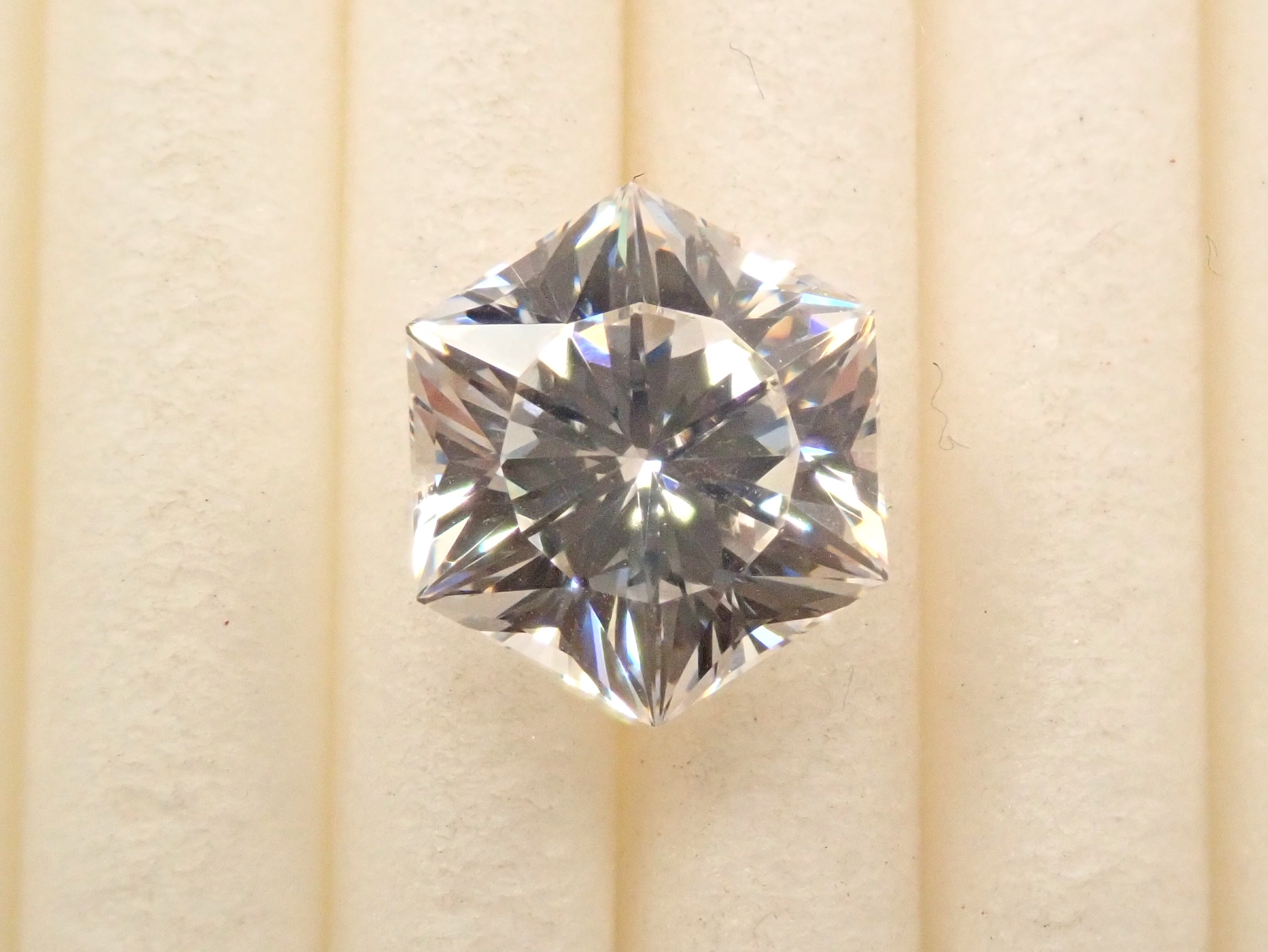 【4/22 22時販売】GGG（ガドリウムガリウムガーネット） 3.046ctルース