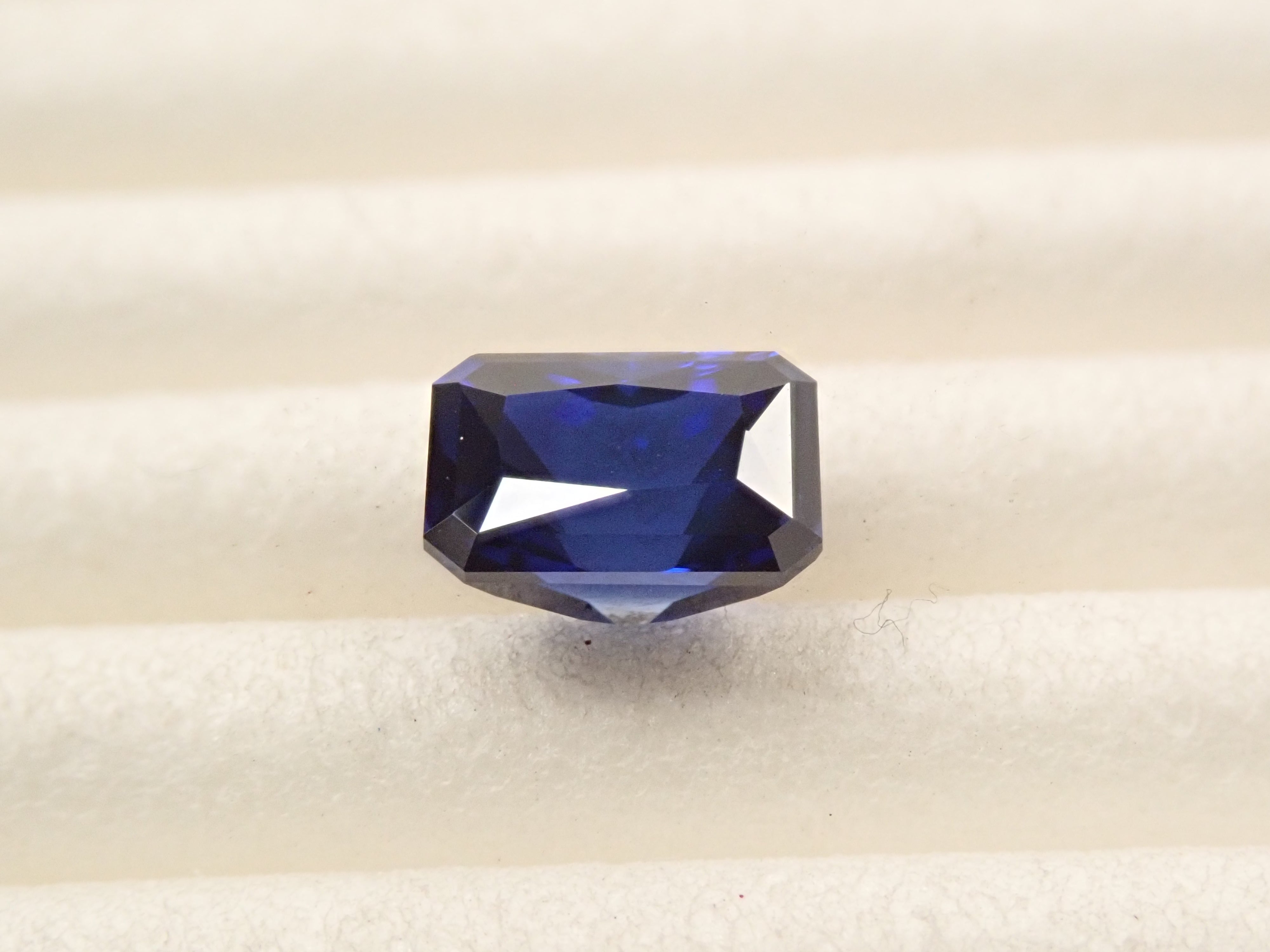 【12561321掲載】合成サファイア 0.886ctルース