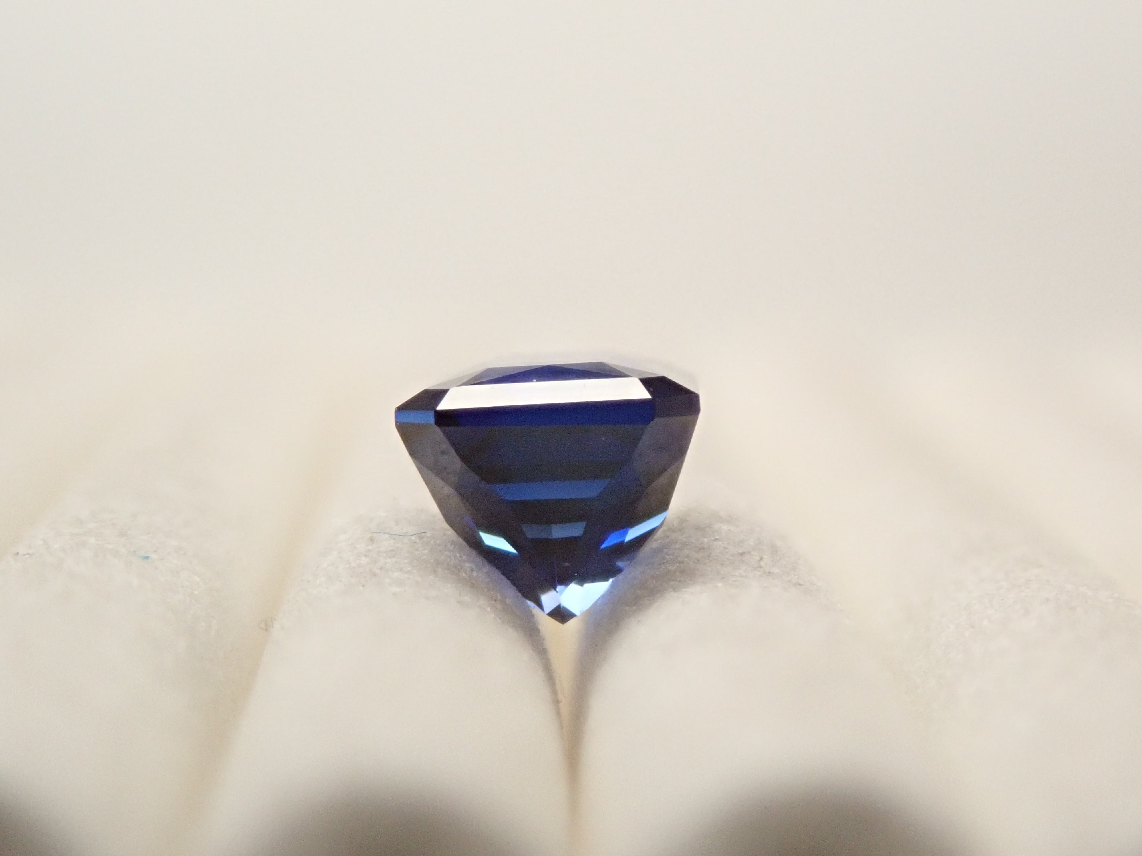 【12561321掲載】合成サファイア 0.886ctルース