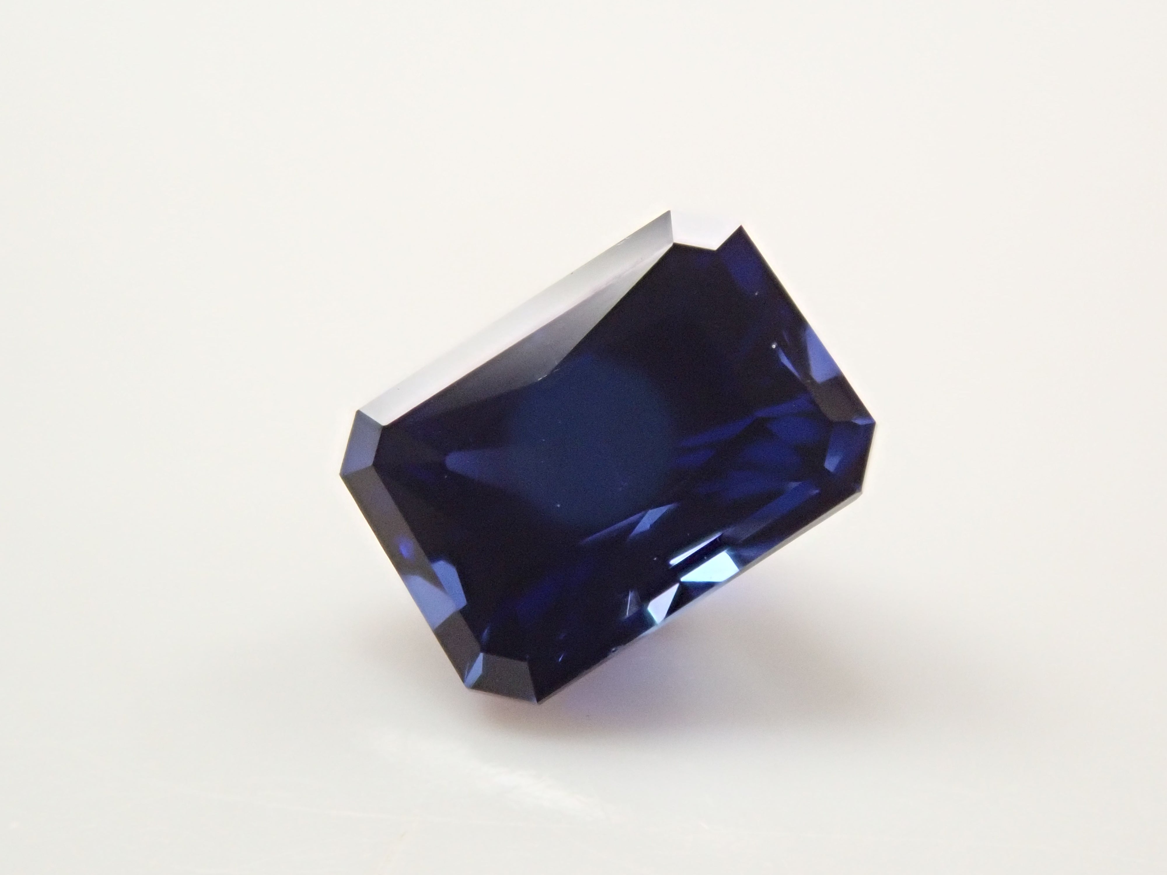 【12561321掲載】合成サファイア 0.886ctルース