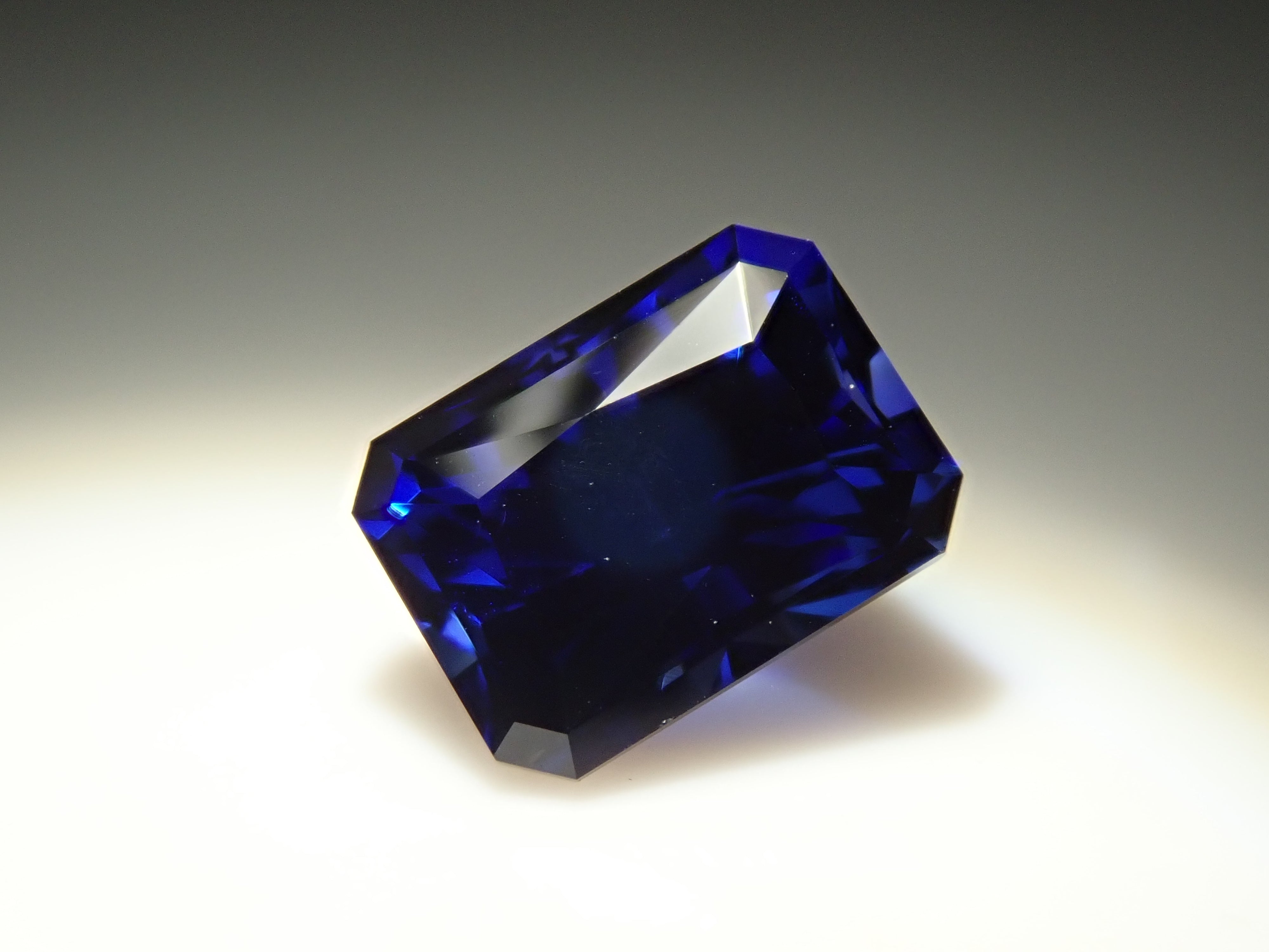 【12561321掲載】合成サファイア 0.886ctルース