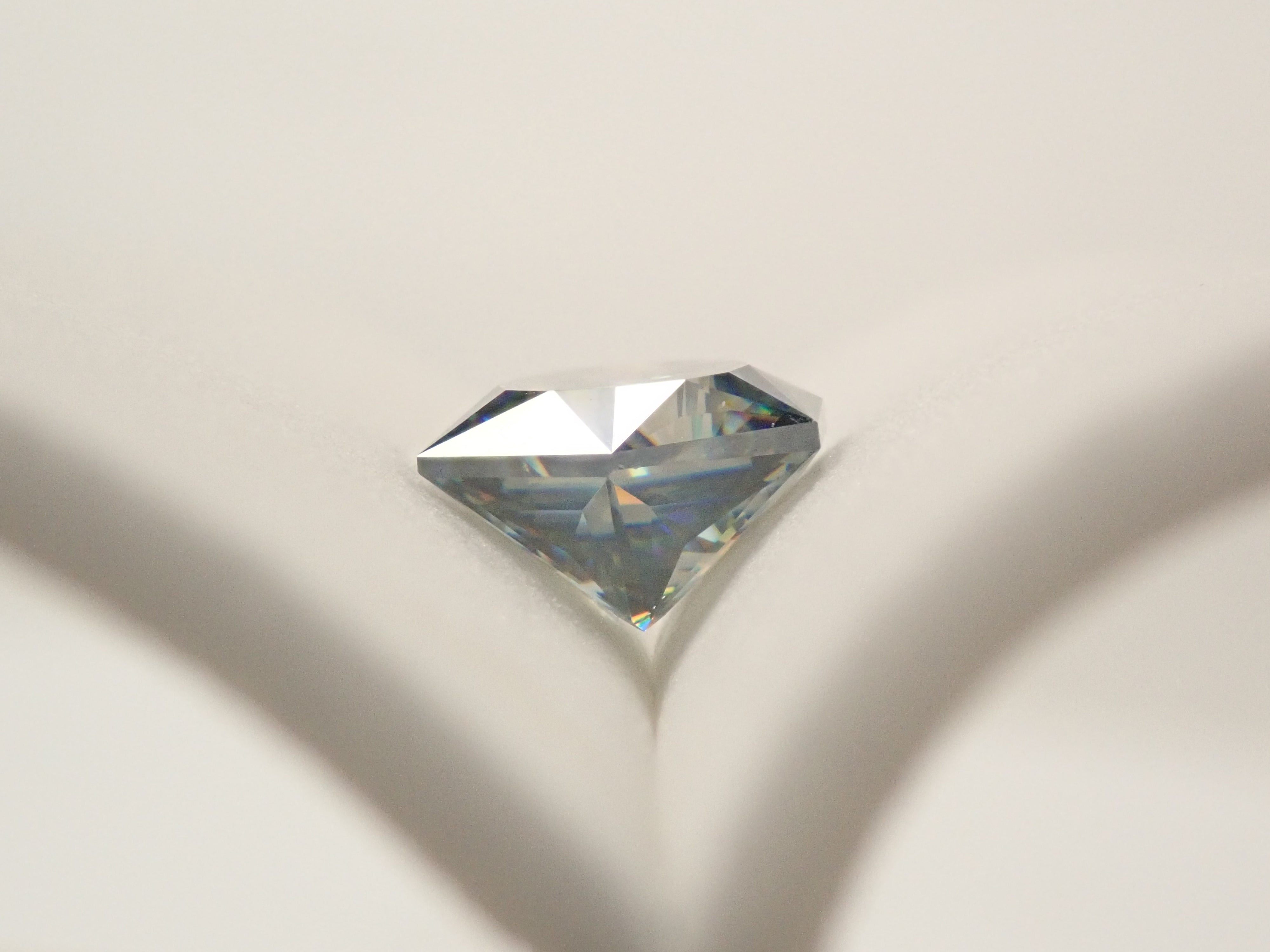 【12561510掲載】合成ルチル 2.462ctルース