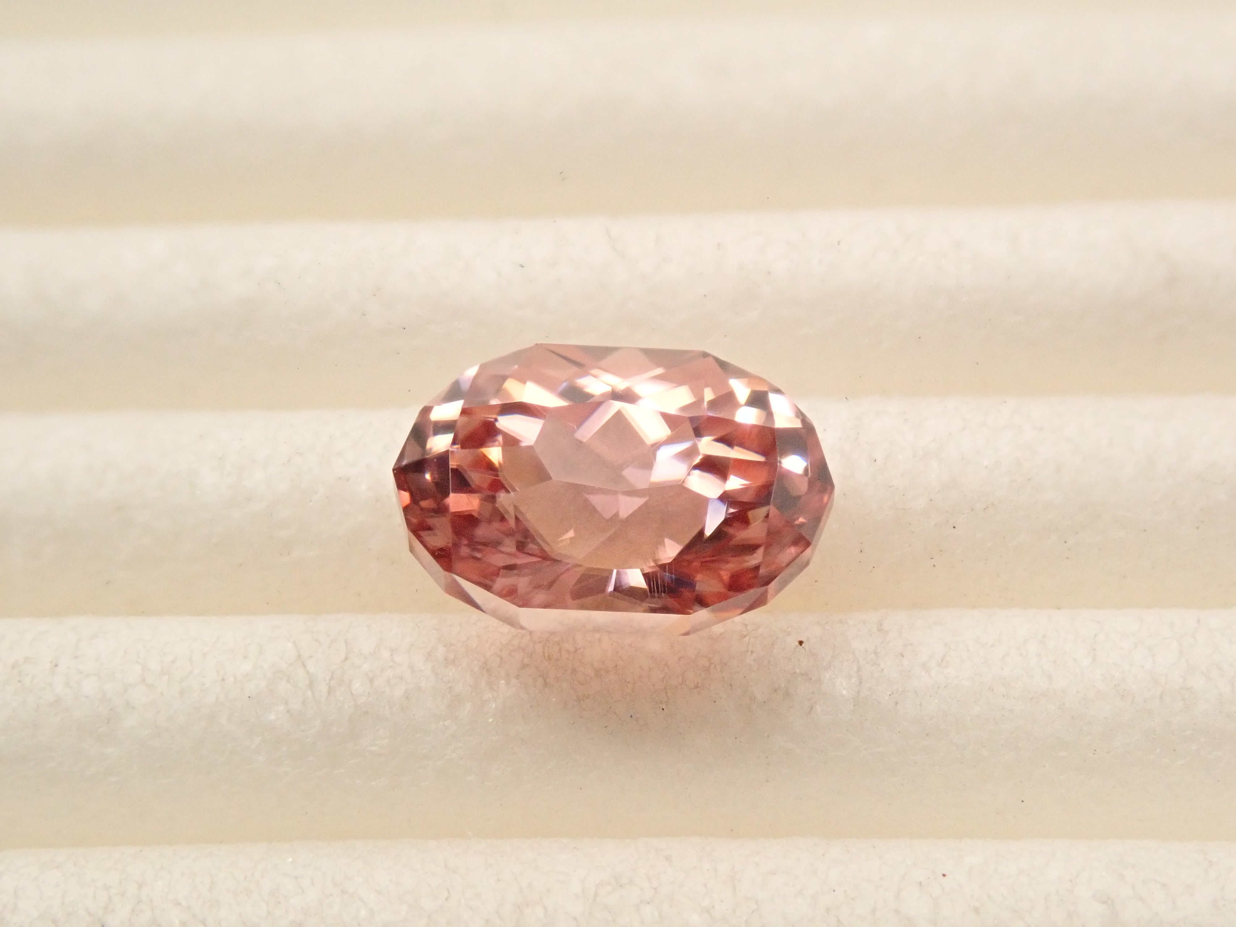 【12561526掲載】タンザニア産ピンクジルコン 1.736ctルース