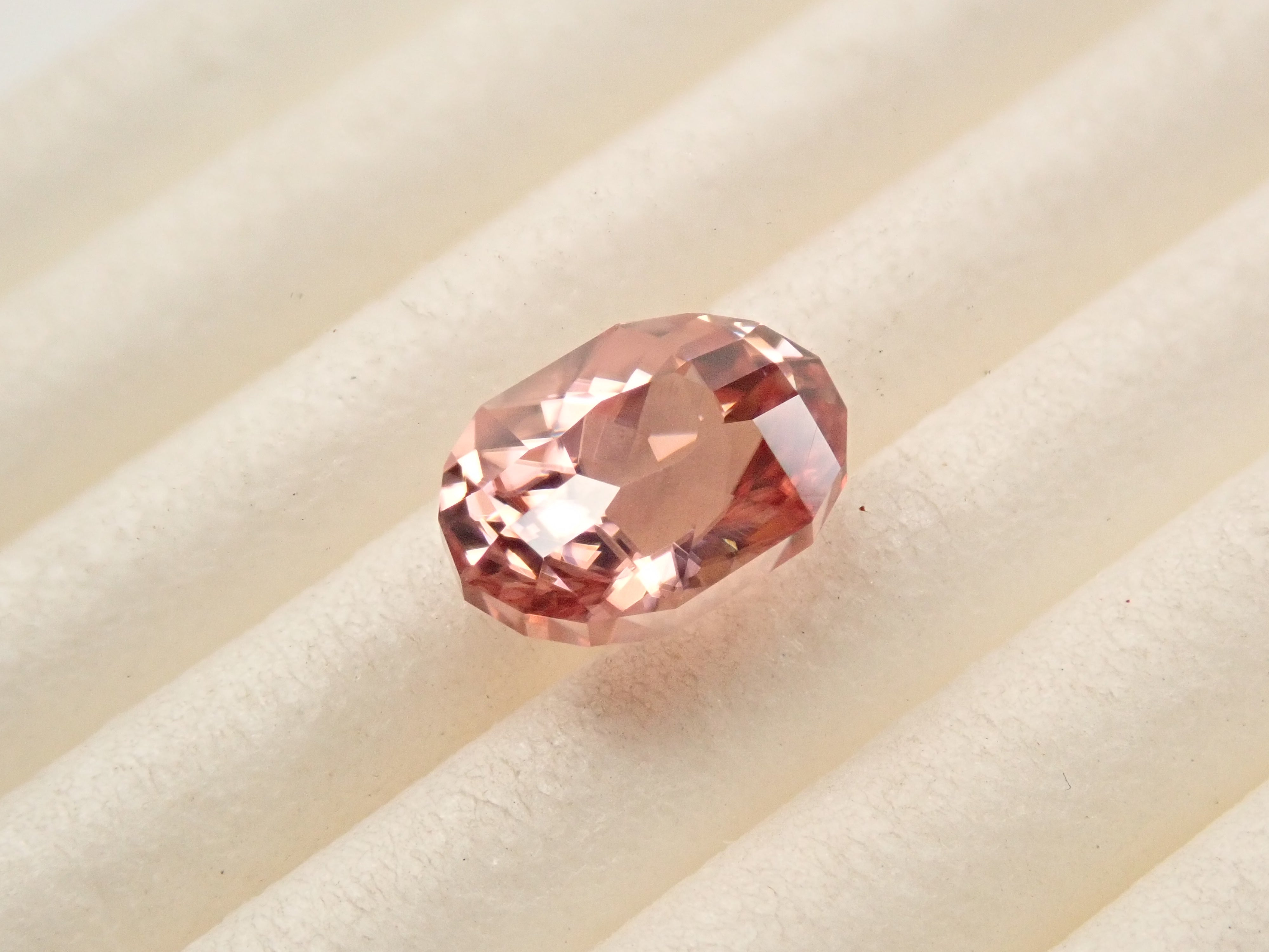 【12561526掲載】タンザニア産ピンクジルコン 1.736ctルース