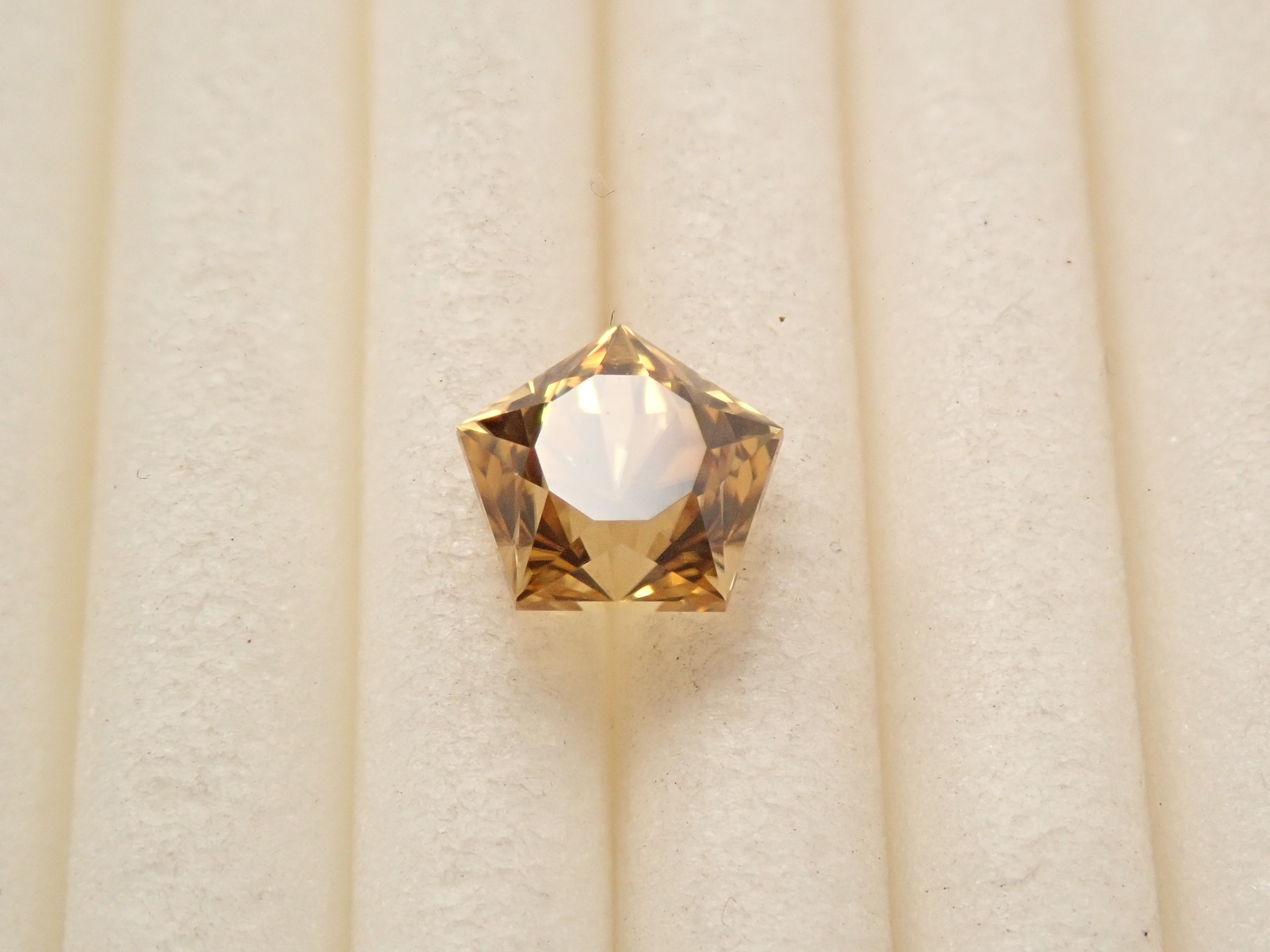 [On Sale at 10 PM on 2/26] Tanzanian Yellow Zircon 0.835ct Loose Stone