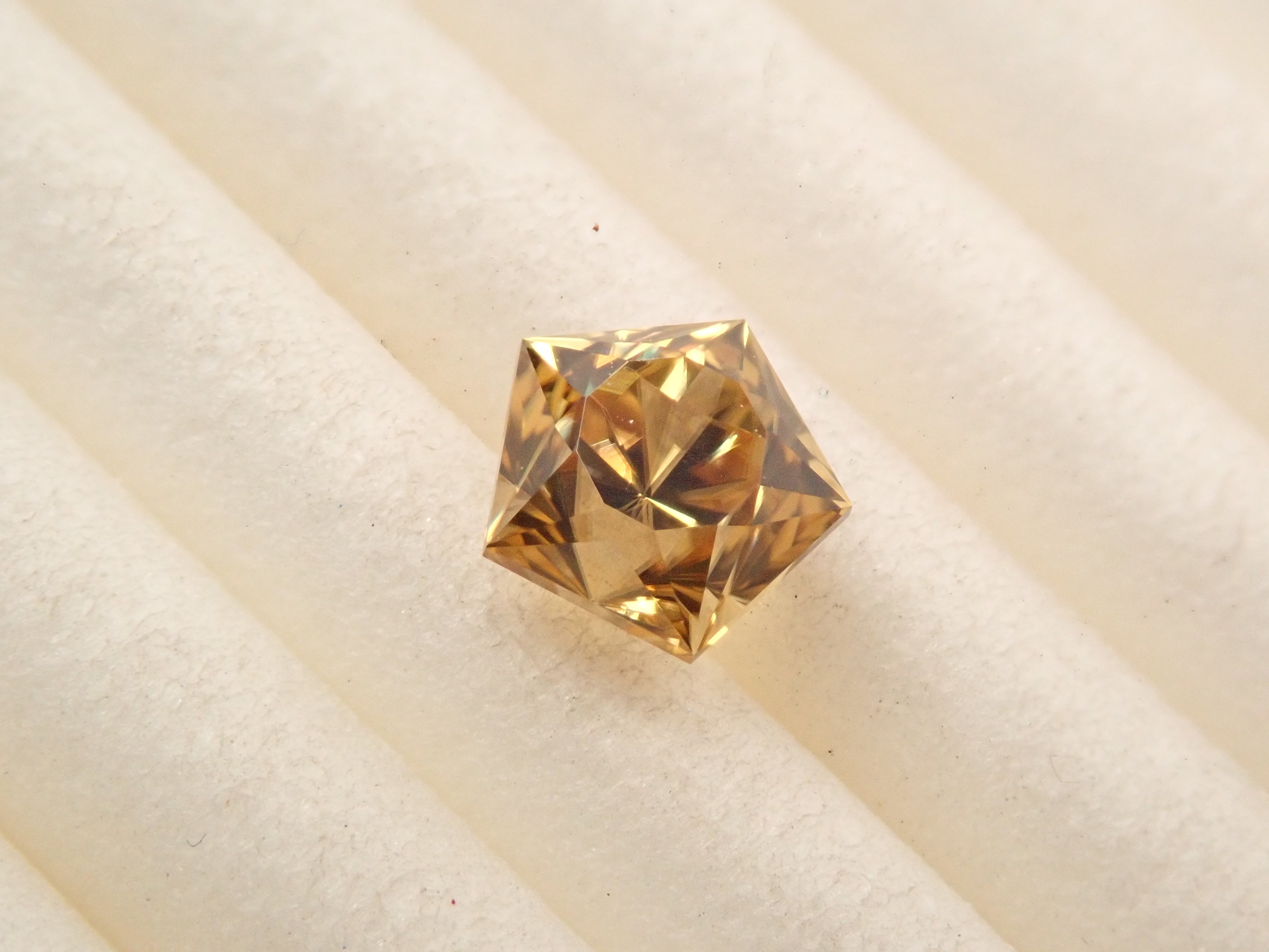 [On Sale at 10 PM on 2/26] Tanzanian Yellow Zircon 0.835ct Loose Stone