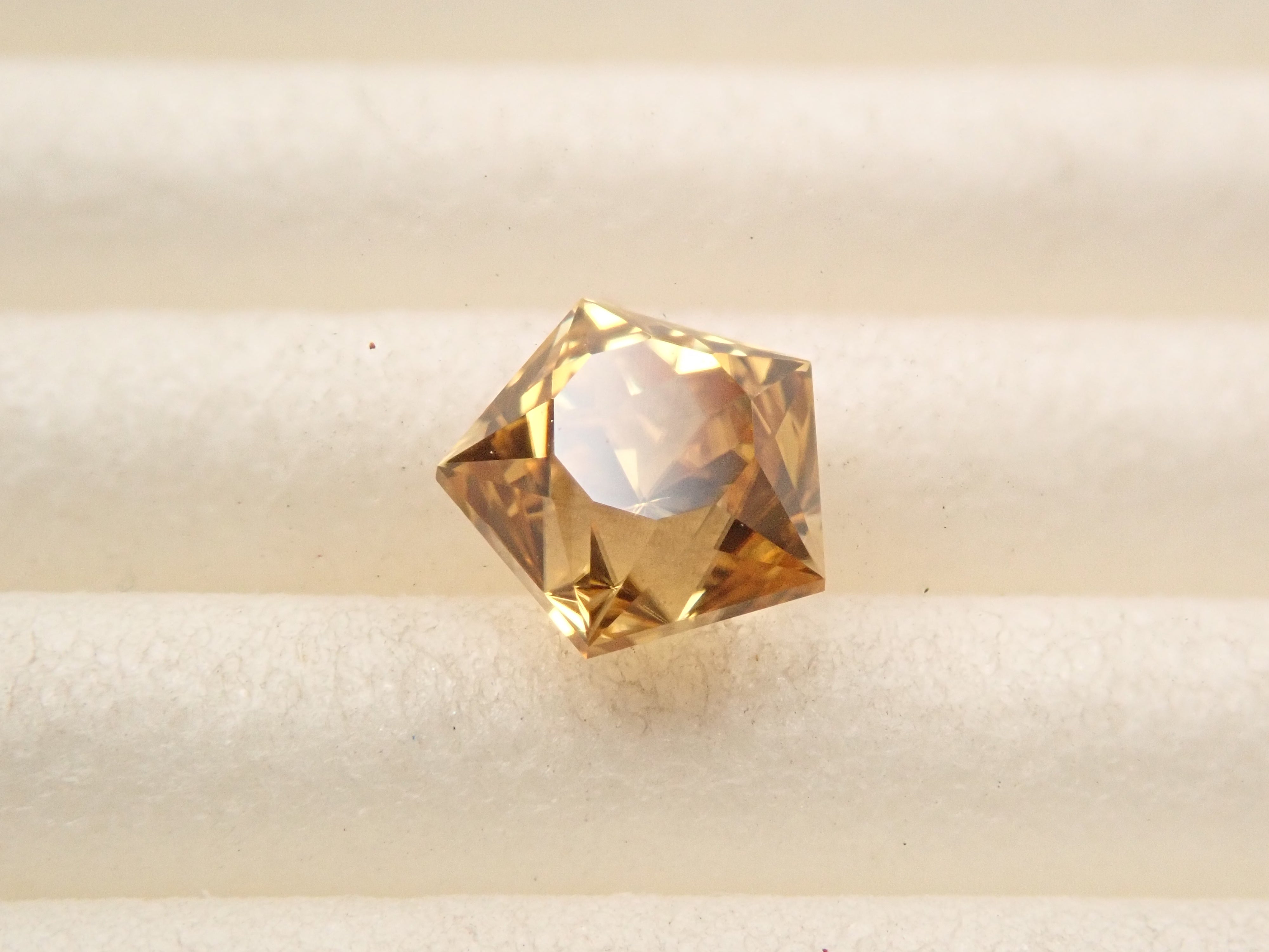 [On Sale at 10 PM on 2/26] Tanzanian Yellow Zircon 0.835ct Loose Stone