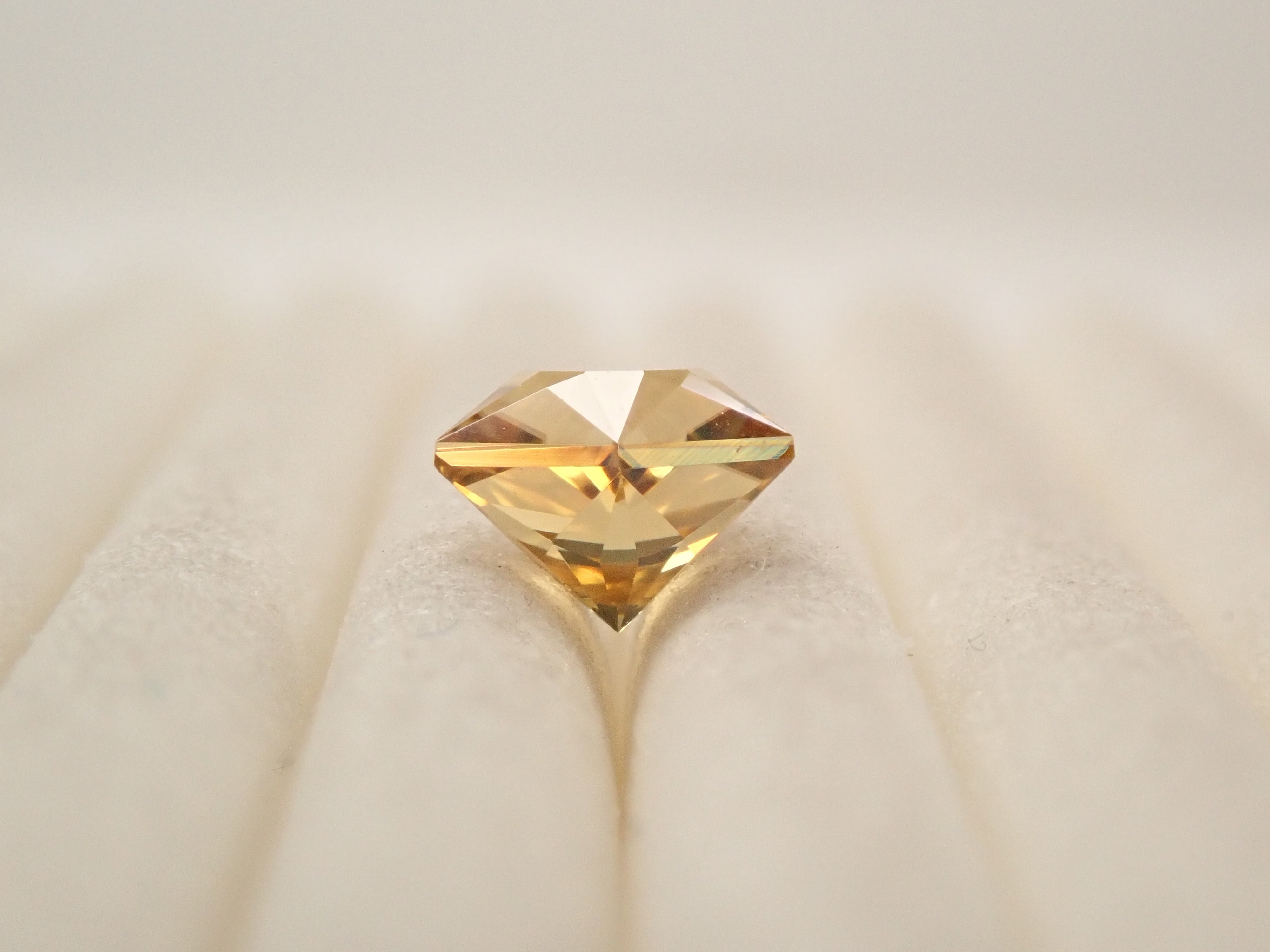 [On Sale at 10 PM on 2/26] Tanzanian Yellow Zircon 0.835ct Loose Stone