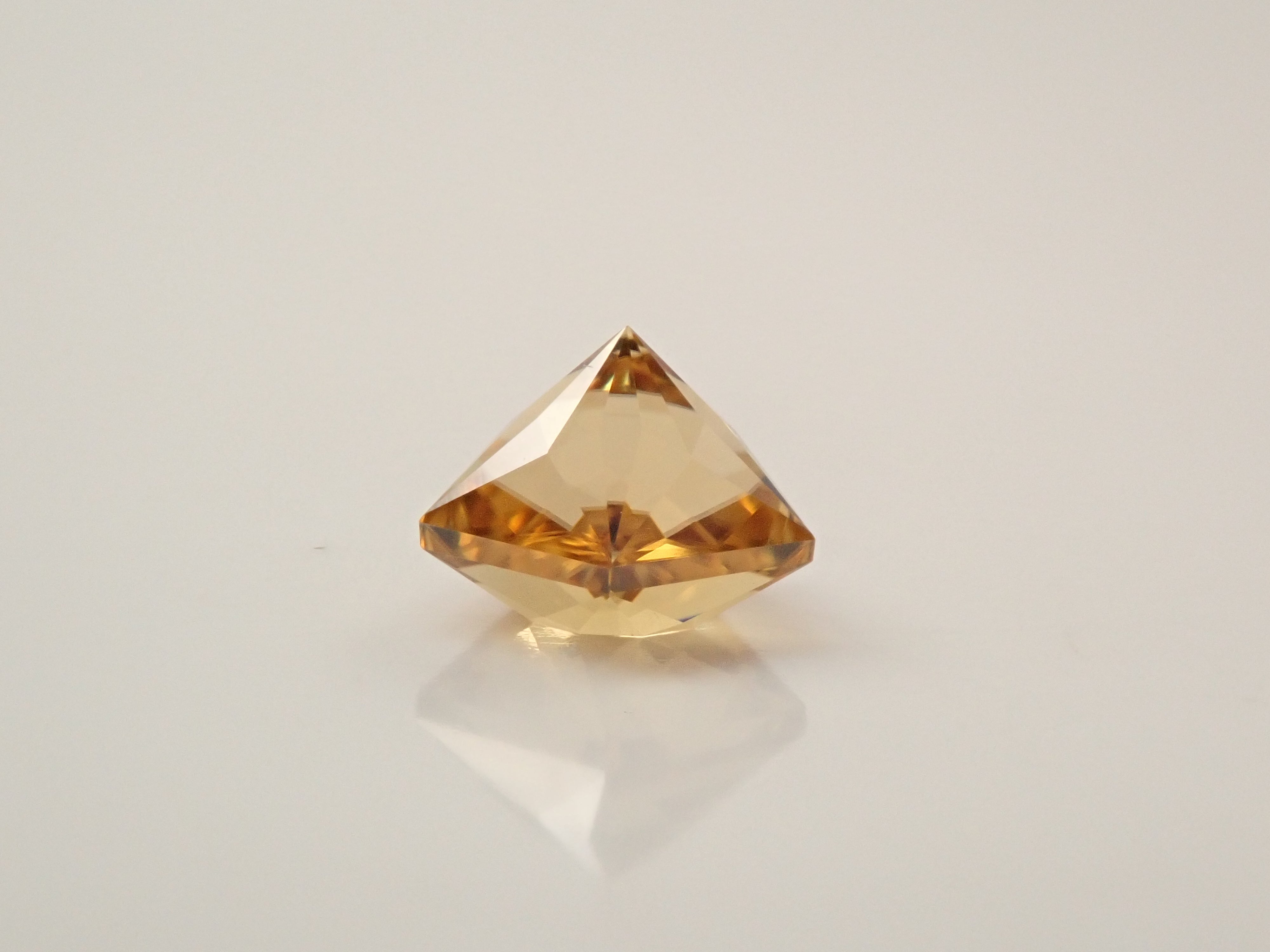 [On Sale at 10 PM on 2/26] Tanzanian Yellow Zircon 0.835ct Loose Stone