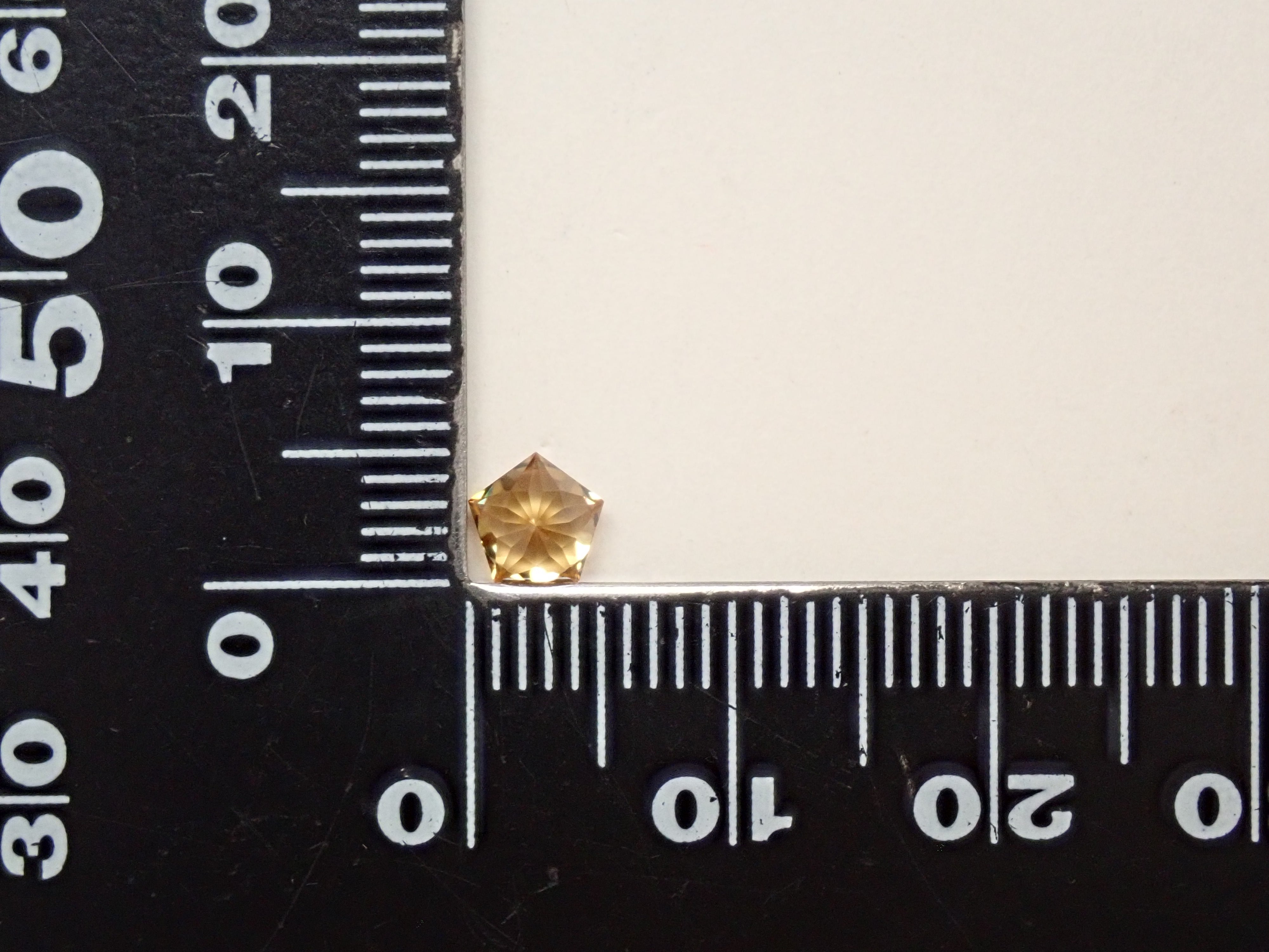 [On Sale at 10 PM on 2/26] Tanzanian Yellow Zircon 0.835ct Loose Stone