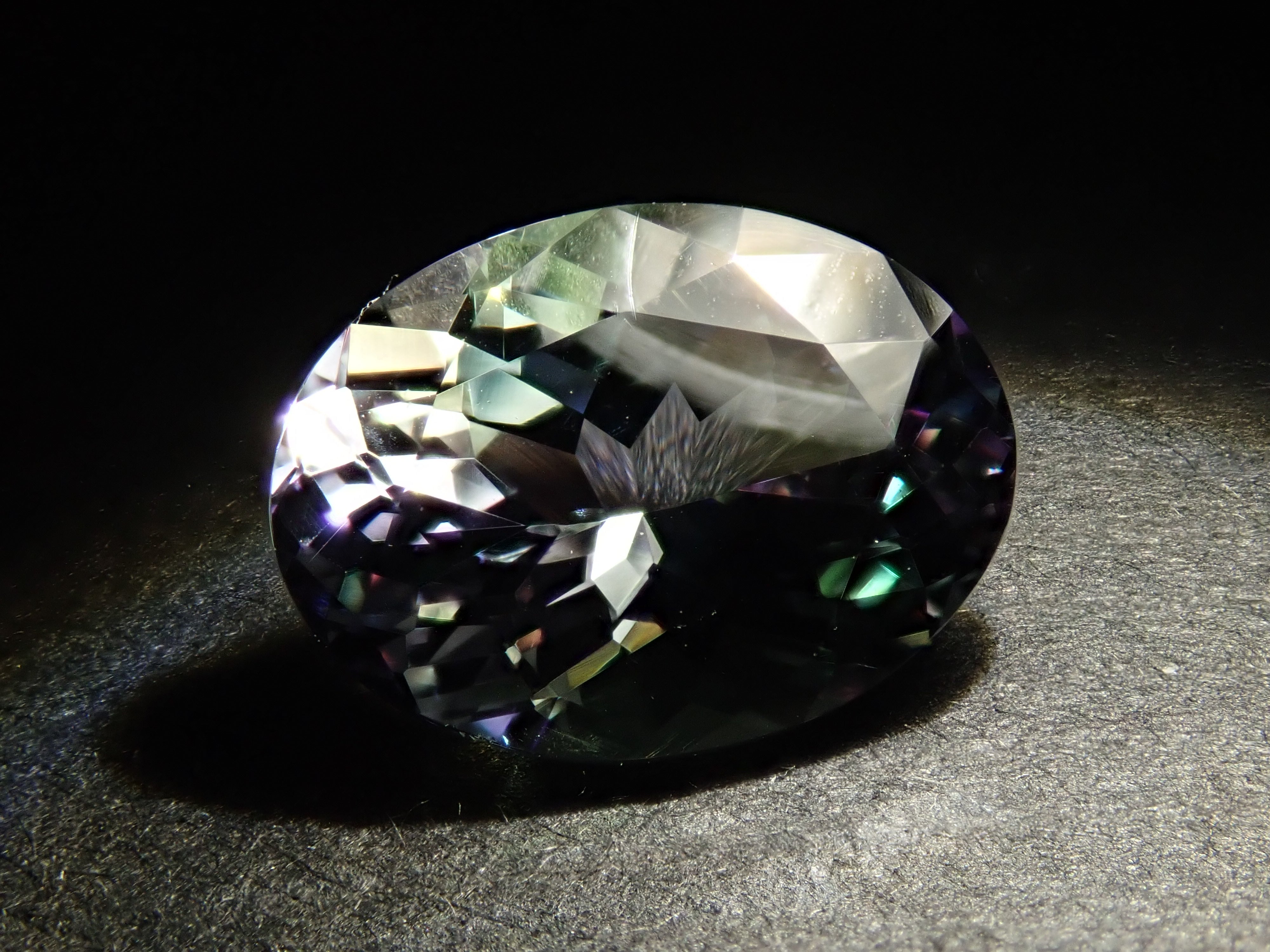 【2/26 22時販売】タンザニア産バイカラーゾイサイト 2.322ctルース