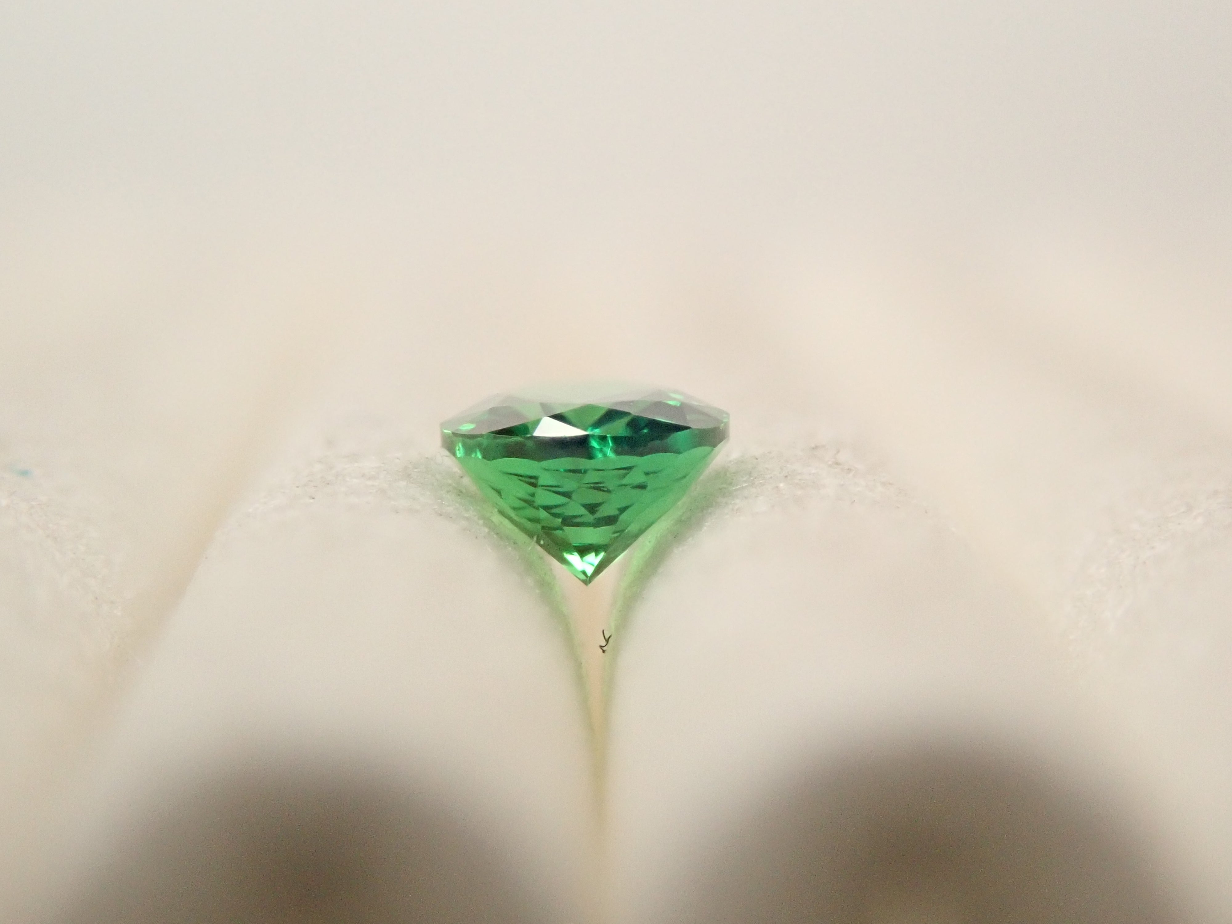 【12561604掲載】ケニア産ツァボライト 0.164ctルース