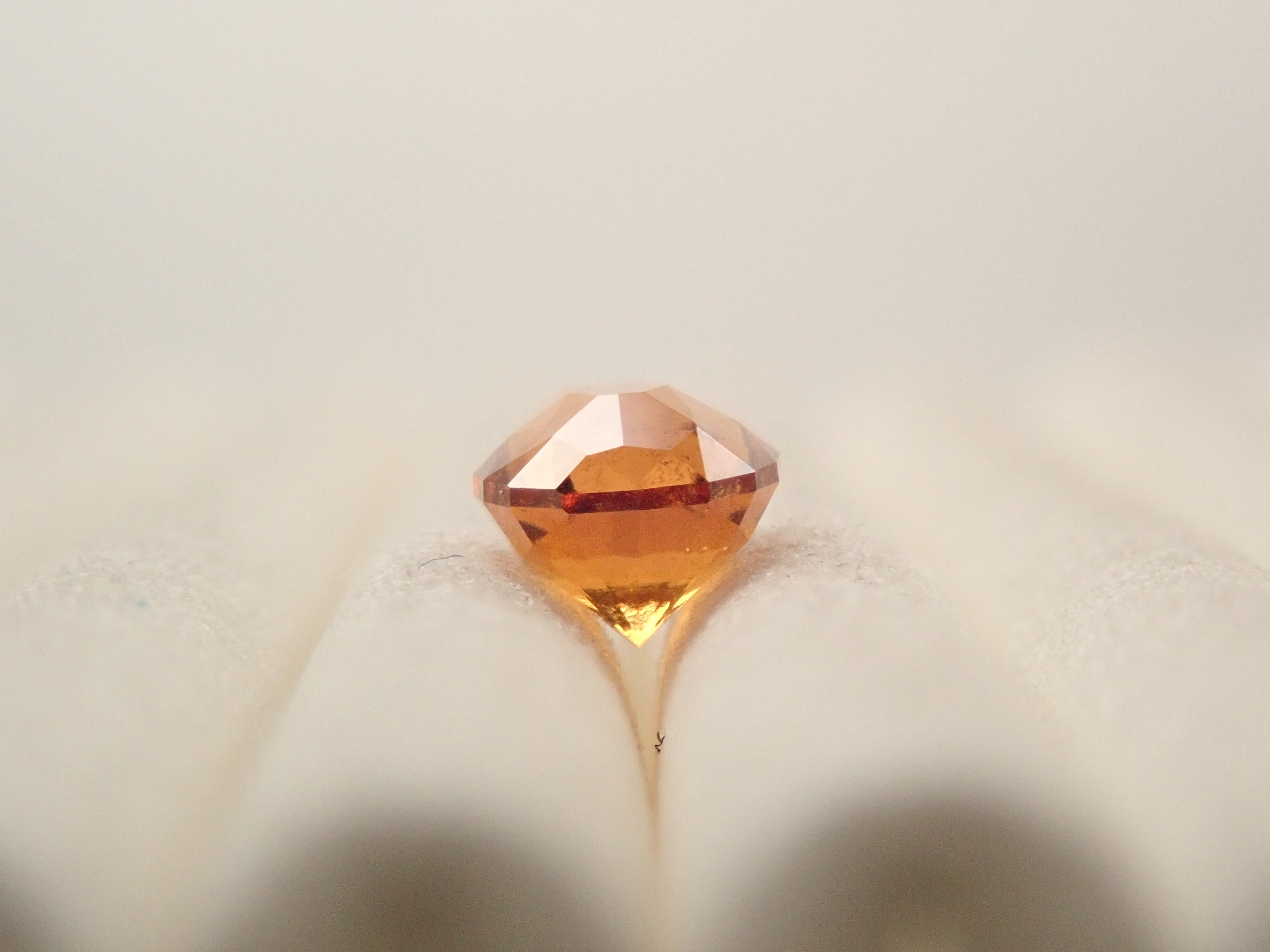 【12561612掲載】スリランカ産ヘソナイトガーネット 0.441ctルース