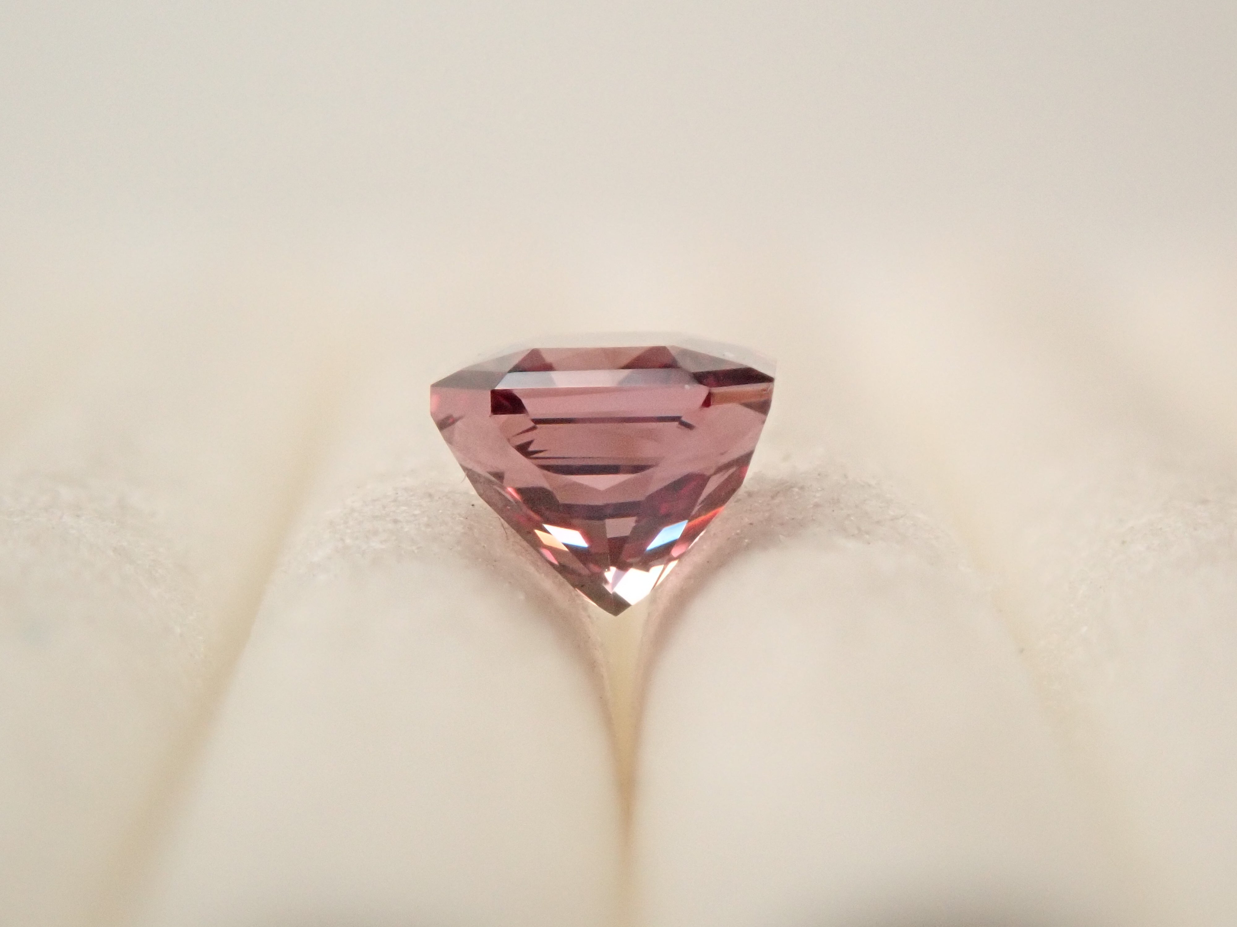 タンザニア産カラーチェンジガーネット 0.509ctルース